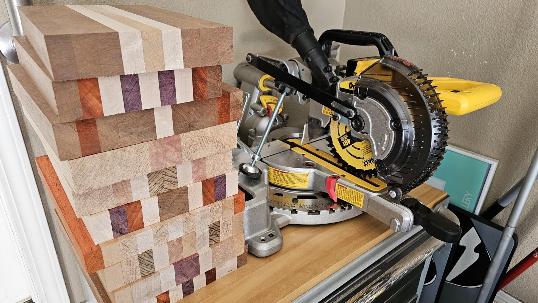 DEWALT 20V MAX* 7-1/4-Inch Miter Saw, Cordless (DCS361M1) Customer Review DEWALT 20V MAX* 7-1/4-Inch Miter Saw, Cordless (DCS361M1) - Customer Photo 1