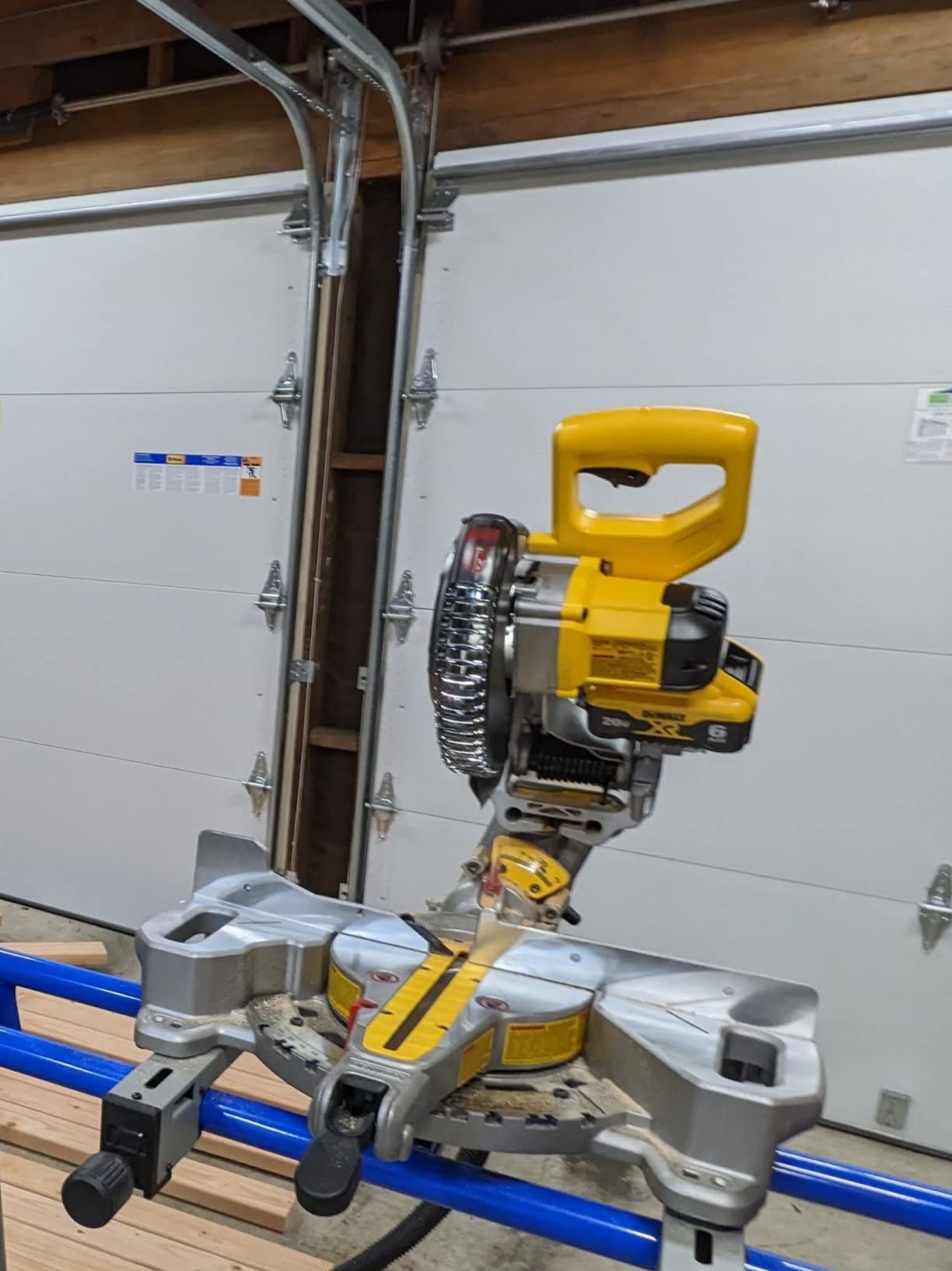 DEWALT 20V MAX 7-1/4-Inch Miter Saw, Tool Only, Cordless (DCS361B) Customer Review DEWALT 20V MAX 7-1/4-Inch Miter Saw, Tool Only, Cordless (DCS361B) - Customer Photo 2