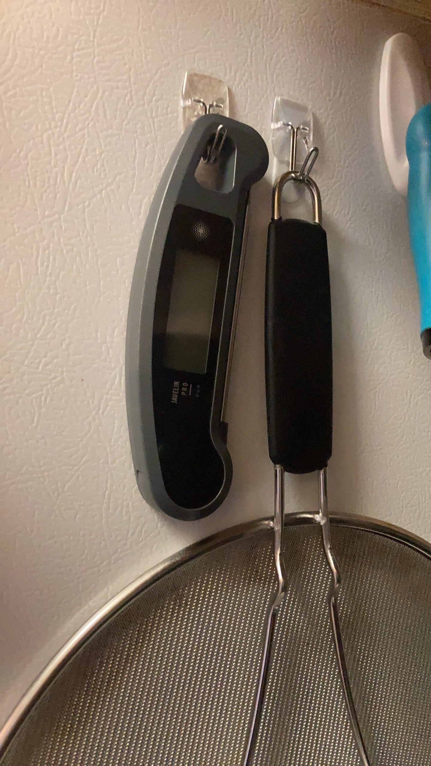Lavatools JavelinÂ® PRO Classic Ultra-Fast 2-Second Professional Digital Instant Read Meat Thermometer for Grill and Cooking, Auto-Rotating Backlit Display, IP65 Water Resistant, NSF Certified â Sambal - Customer Photo 2