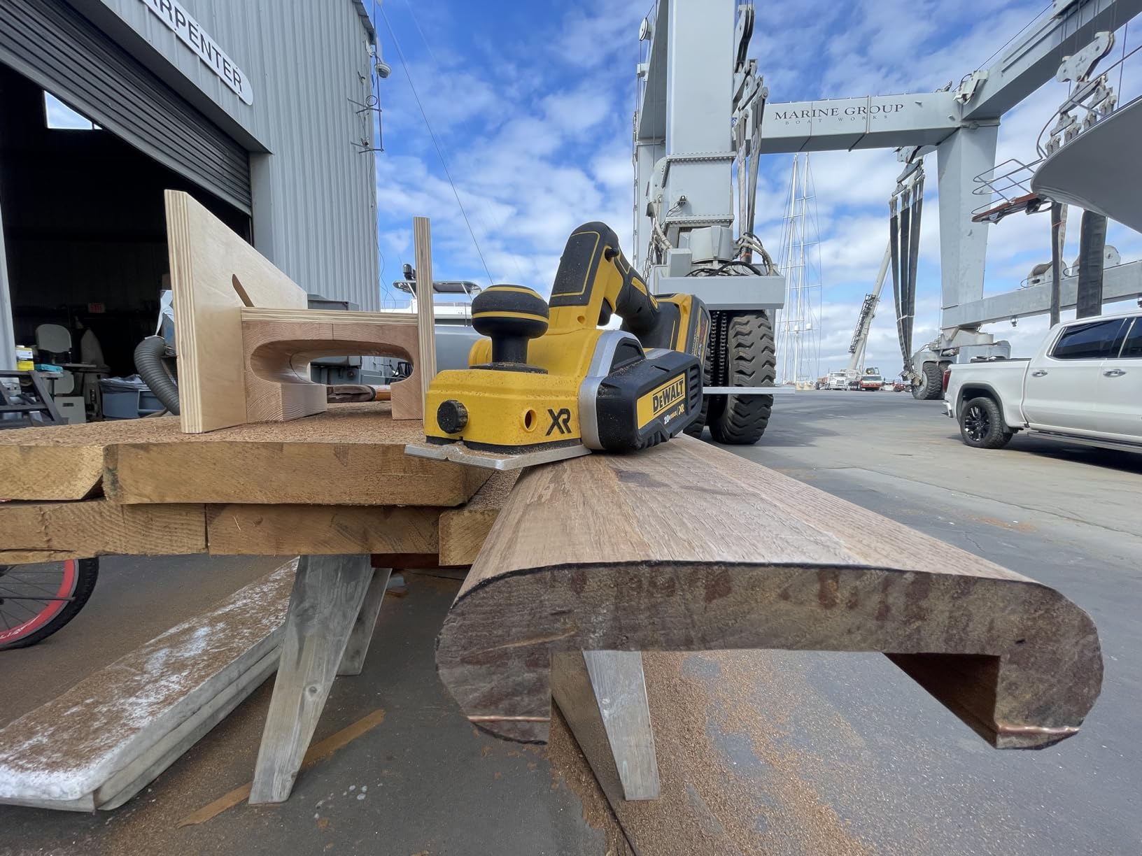 DEWALT 20V MAX Planer, 30,000 Cuts Per Minute, 2 mm Cut Depth, Brushless Motor, Bare Tool Only (DCP580B) - Customer Photo 1