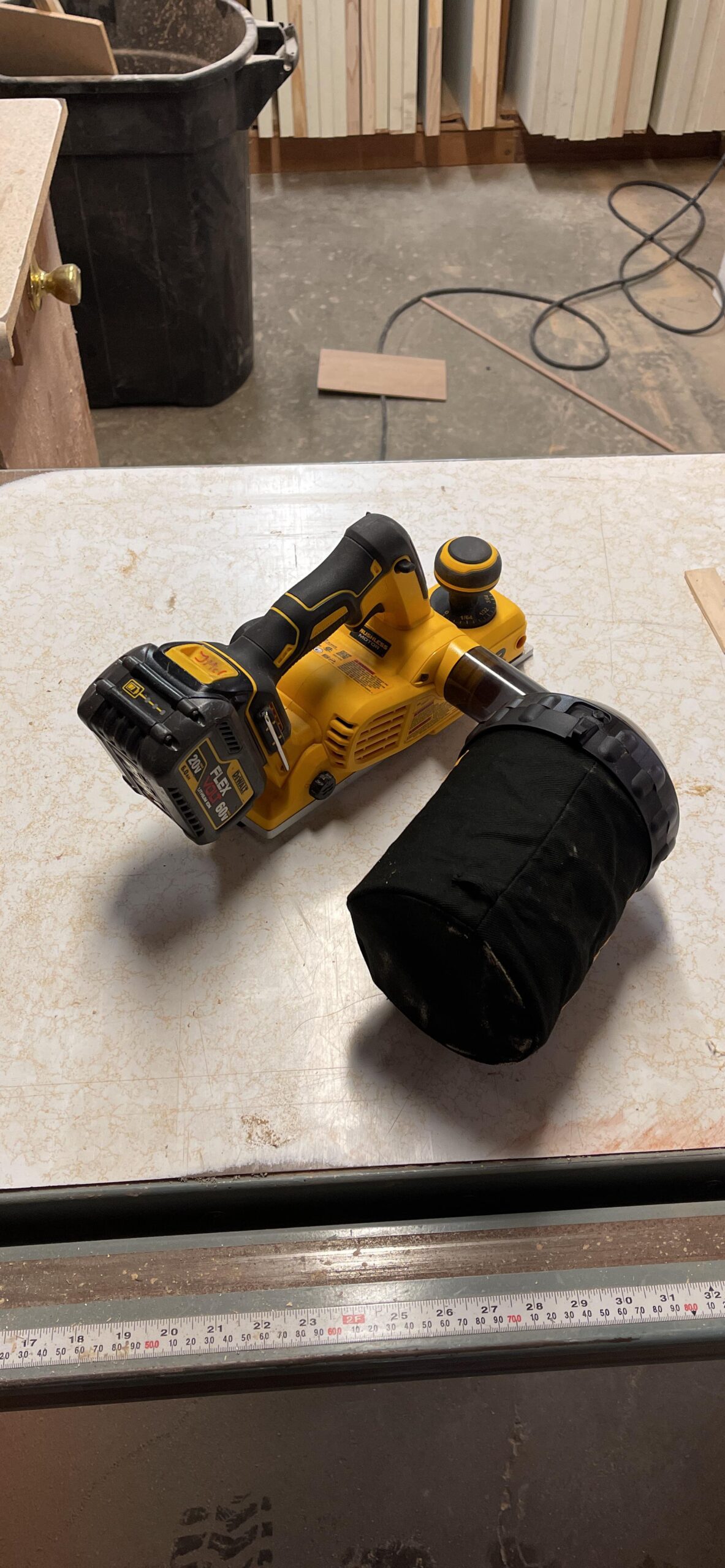 DEWALT 20V MAX Planer, 30,000 Cuts Per Minute, 2 mm Cut Depth, Brushless Motor, Bare Tool Only (DCP580B) - Customer Photo 2
