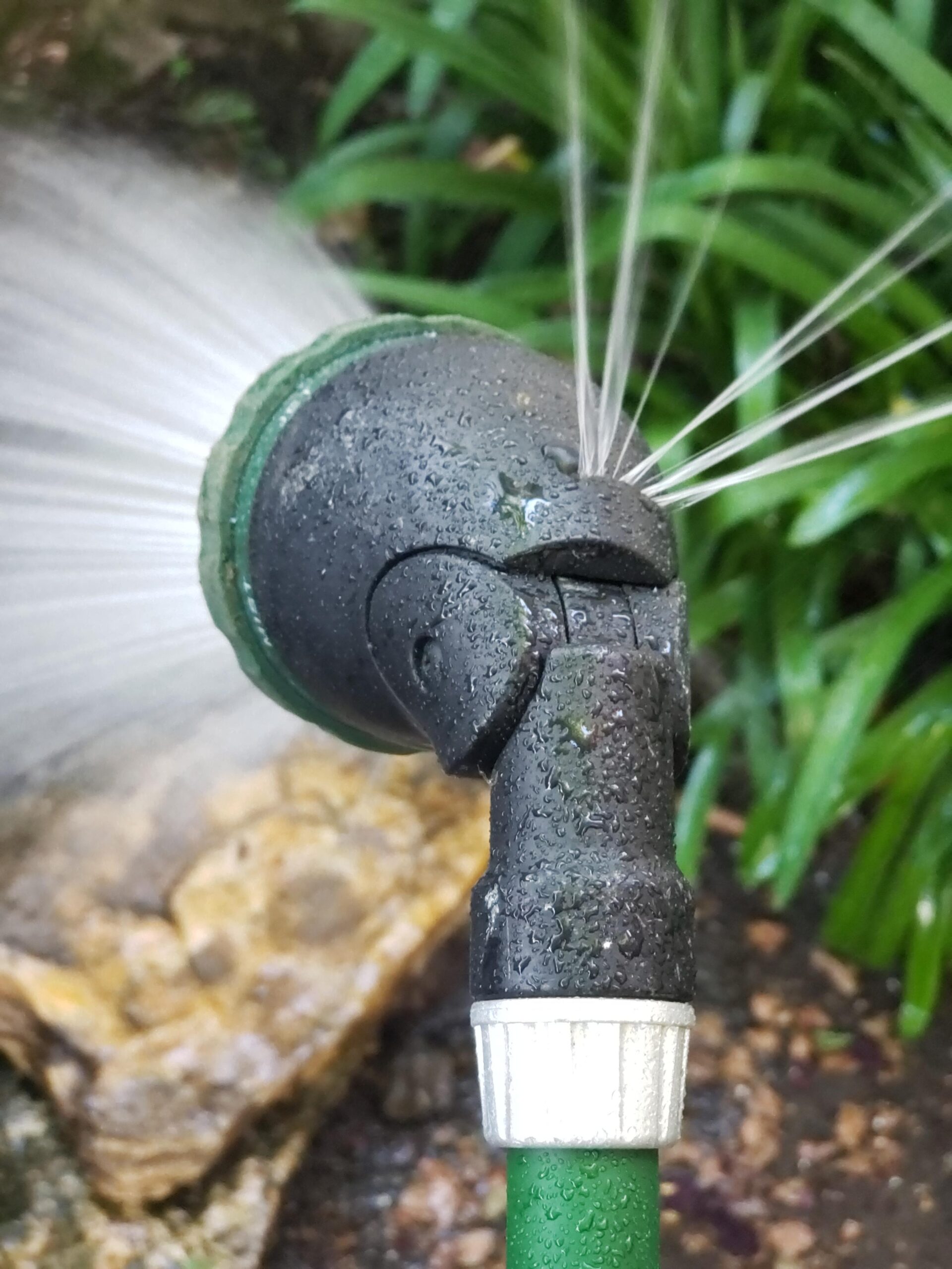 H2O WORKS Heavy Duty 21 Inch Watering Wand with Pivoting Head, Adjustable Water Sprayer Wand with Ergonomic Handle, Spray 6 Watering Patterns, Perfect for Watering Hanging Plants - Customer Photo 2