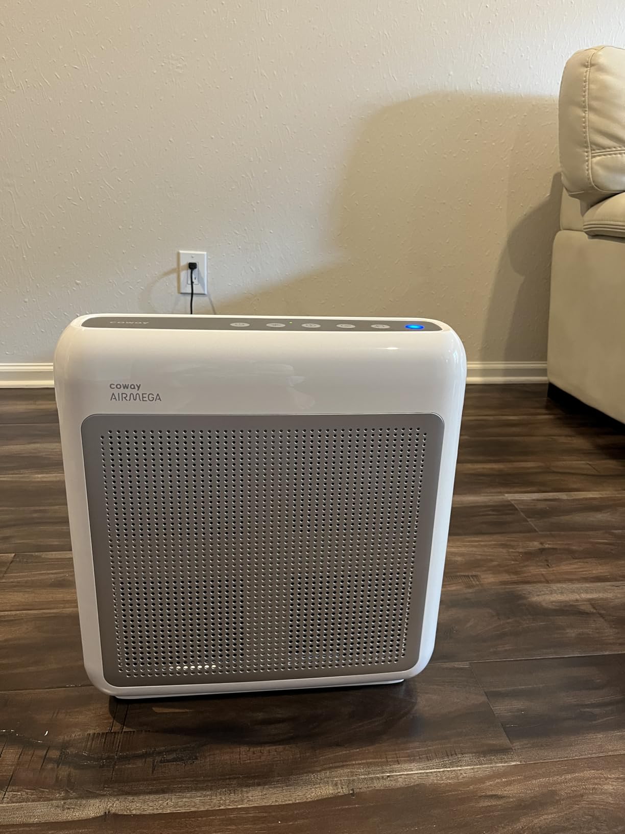 COWAY Air Purifiers for Home Up to 1,748 ft², HEPA Filter for Smoke, Allergies, Pet Dander, Odor, Air Quality Monitor, Auto & Eco Mode, Timer, Filter Indicator, 3yr Warranty, Airmega 200M White Customer Review COWAY Air Purifiers for Home Up to 1,748 ft², HEPA Filter for Smoke, Allergies, Pet Dander, Odor, Air Quality Monitor, Auto & Eco Mode, Timer, Filter Indicator, 3yr Warranty, Airmega 200M White - Customer Photo 2