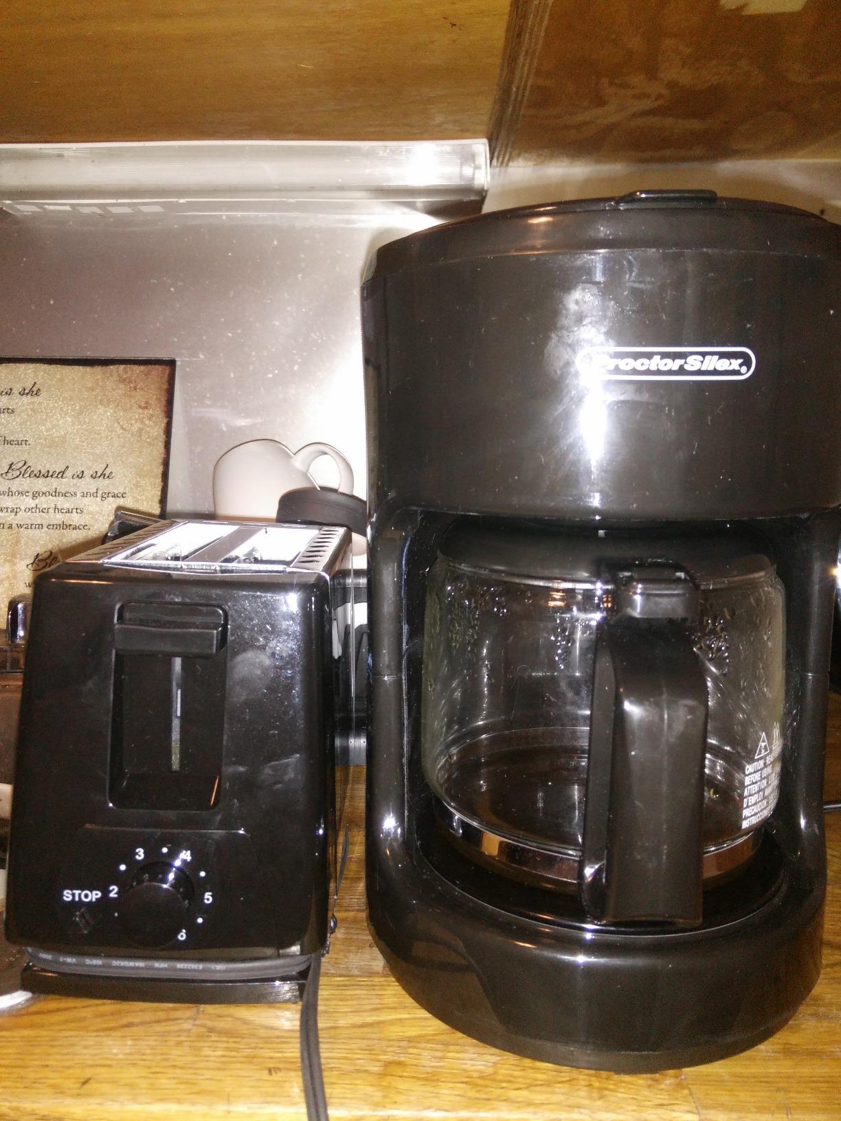 Proctor Silex 10-Cup Coffee Maker, Works with Smart Plugs That Are Compatible with Alexa, Auto Pause and Serve, Black (48351PS) - Customer Photo 2