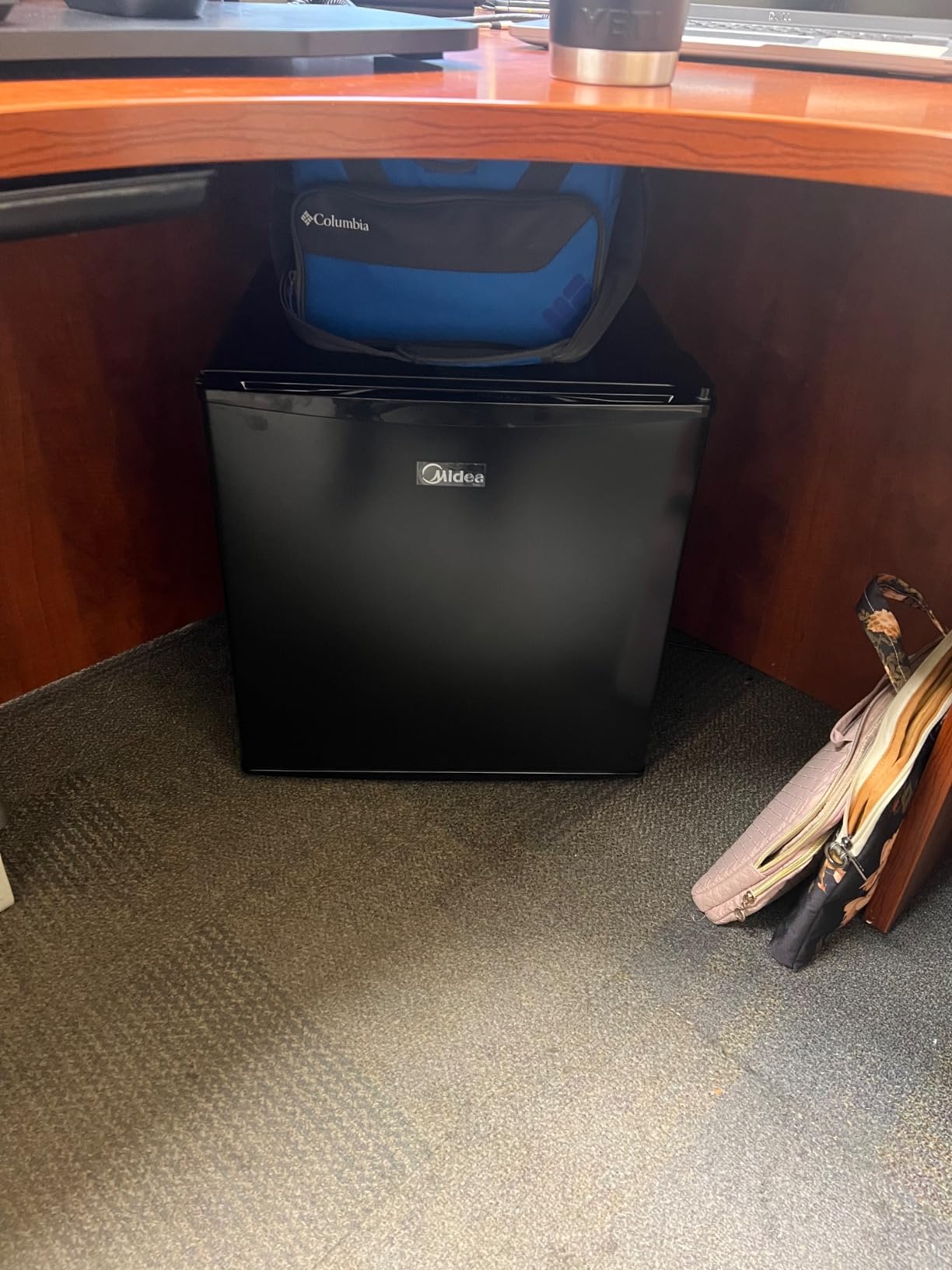 Midea WHS-65LB1 Mini Fridge, 1.6 Cu.ft Energy Star Certified Mini Refrigerator, Low Noise for Gaming Room, Black customer photo 2