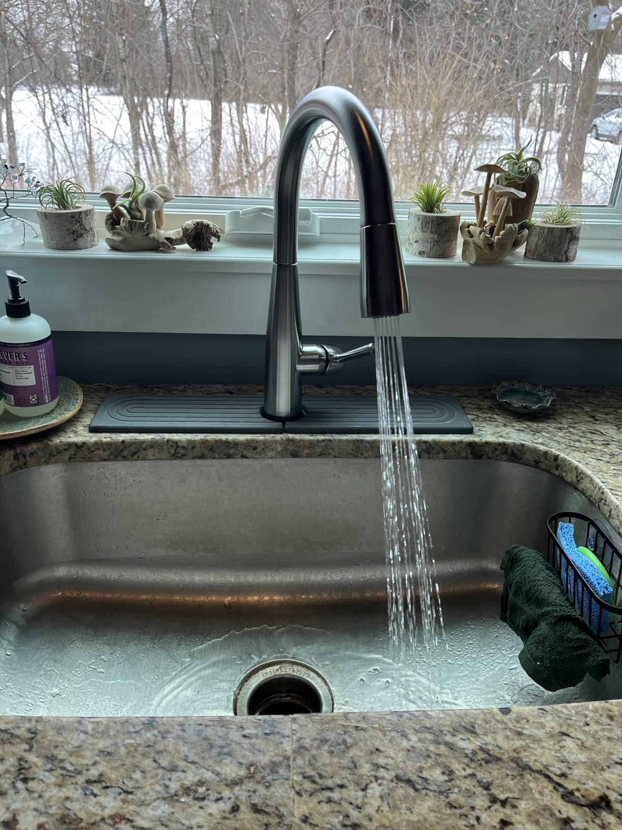 Delta Essa Brushed Nickel Touch Kitchen Faucet with Pull Down Sprayer, Modern Single Hole Touch On Kitchen Sink Faucet, Single Handle, Arctic Stainless 9113T-AR-DST Customer Review Delta Essa Brushed Nickel Touch Kitchen Faucet with Pull Down Sprayer, Modern Single Hole Touch On Kitchen Sink Faucet, Single Handle, Arctic Stainless 9113T-AR-DST - Customer Photo 1