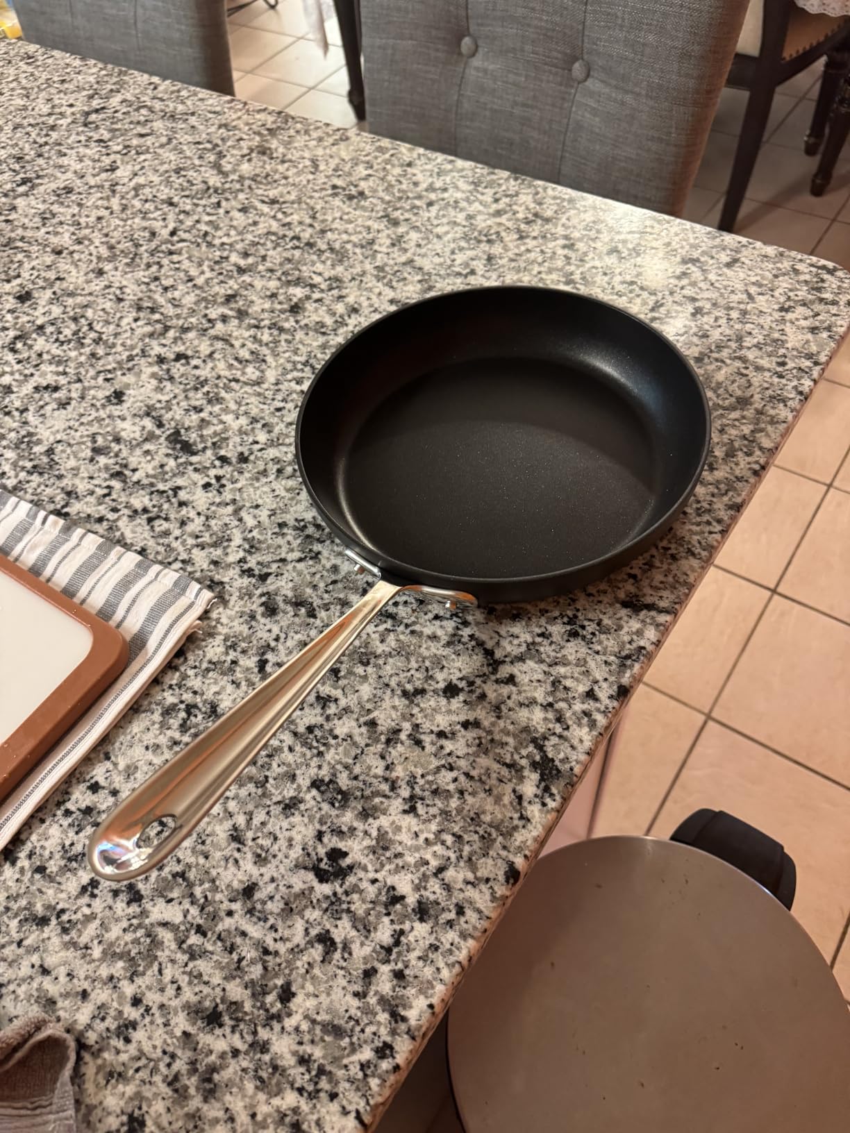 All-Clad HA1 Hard Anodized Non Stick Fry Pan Set 2 Piece, 8, 10 Inch, Induction, Oven Broiler Safe 500F, Pots and Pans Set, Kitchen Frying Pans, Skillets, Premium Cookware, Dishwasher Safe Black customer photo 1