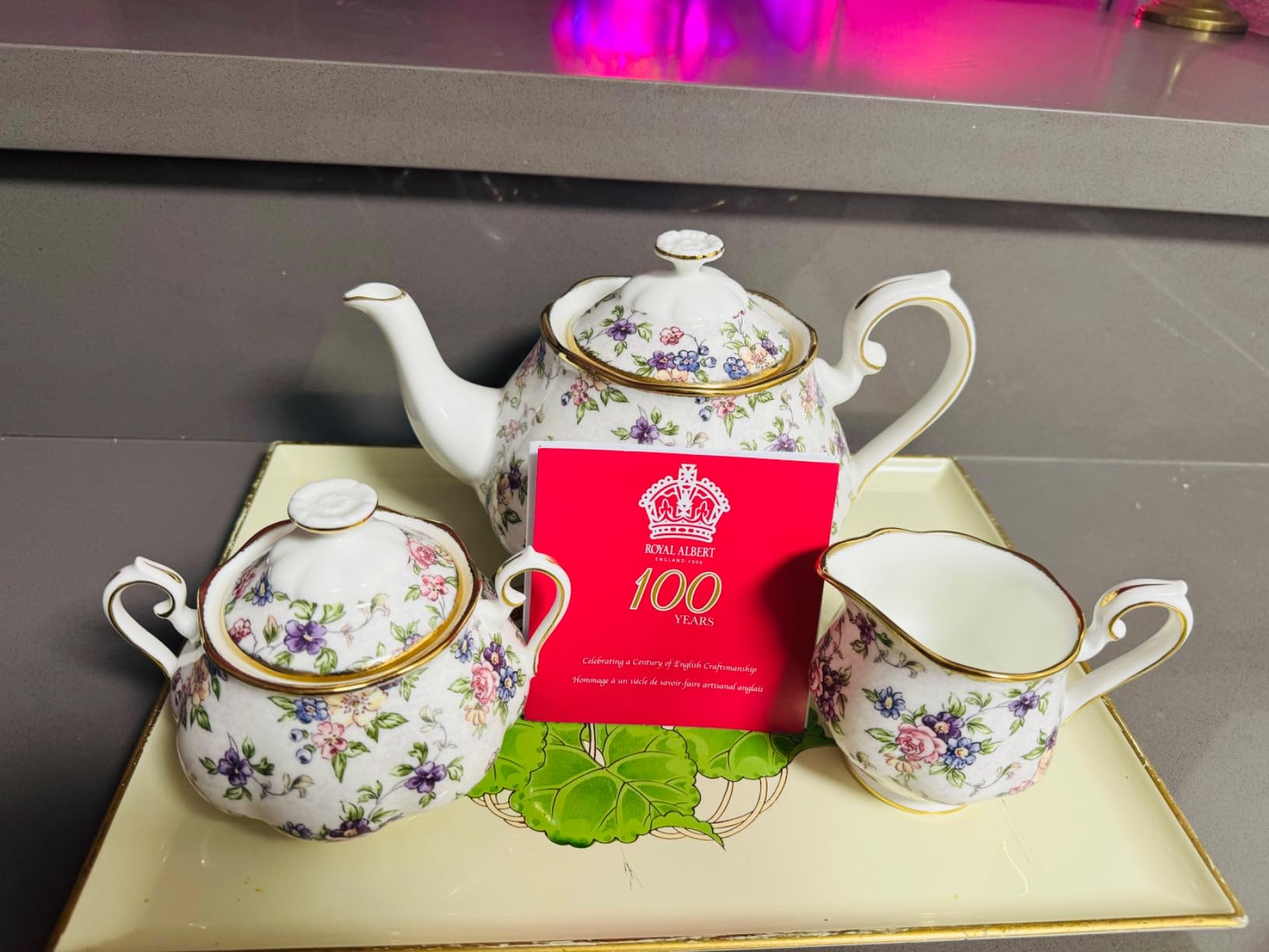 Royal Albert 100 Years 1940 3-Piece Set (Teacup, Saucer & Plate 8 Royal Albert 100 Years 1940 3-Piece Set (Teacup, Saucer & Plate 8