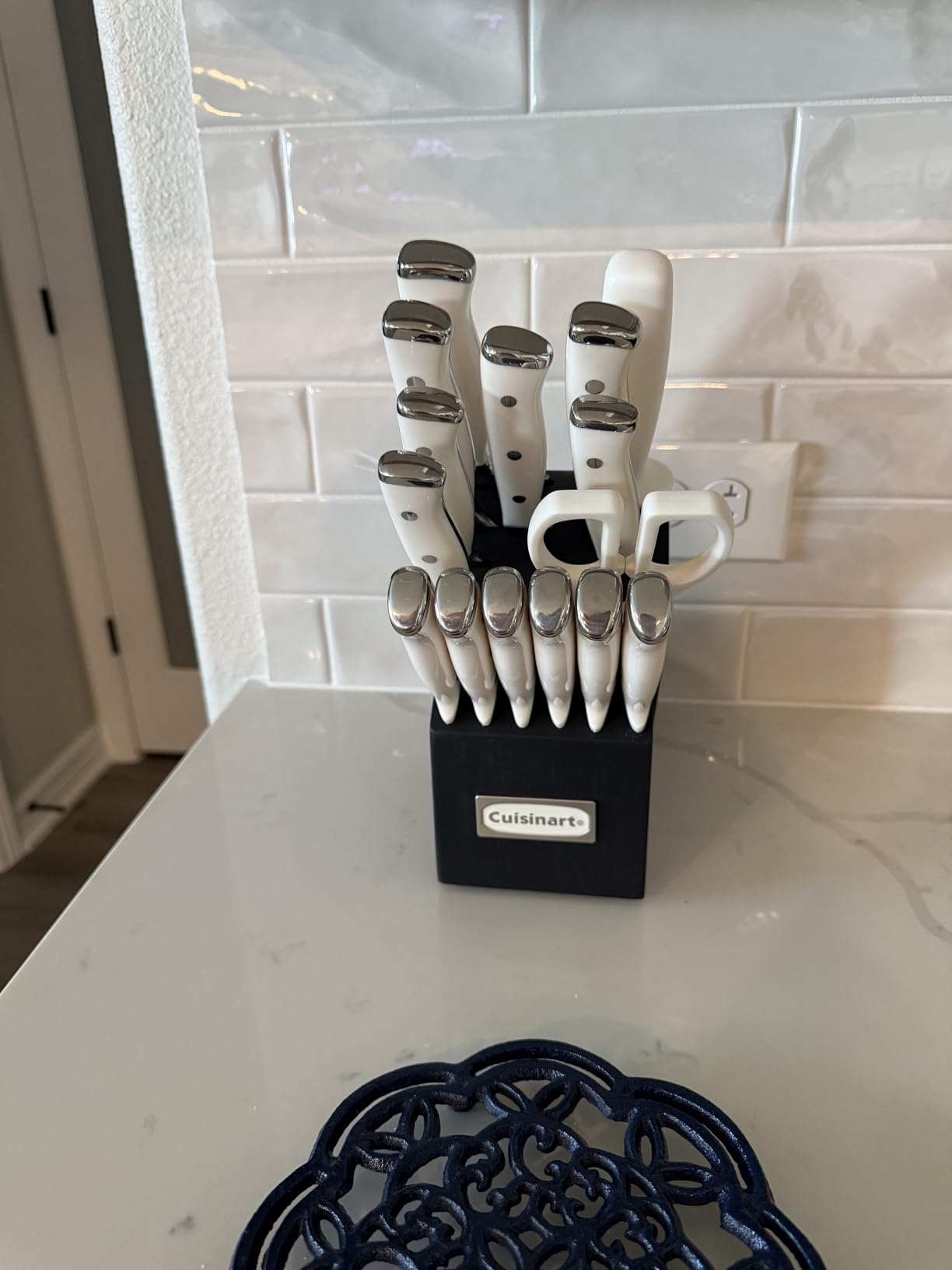 Cuisinart 15-Piece Knife Set with Block, High Carbon Stainless Steel, Forged Triple Rivet, White, C77WTR-15P - Customer Photo 3