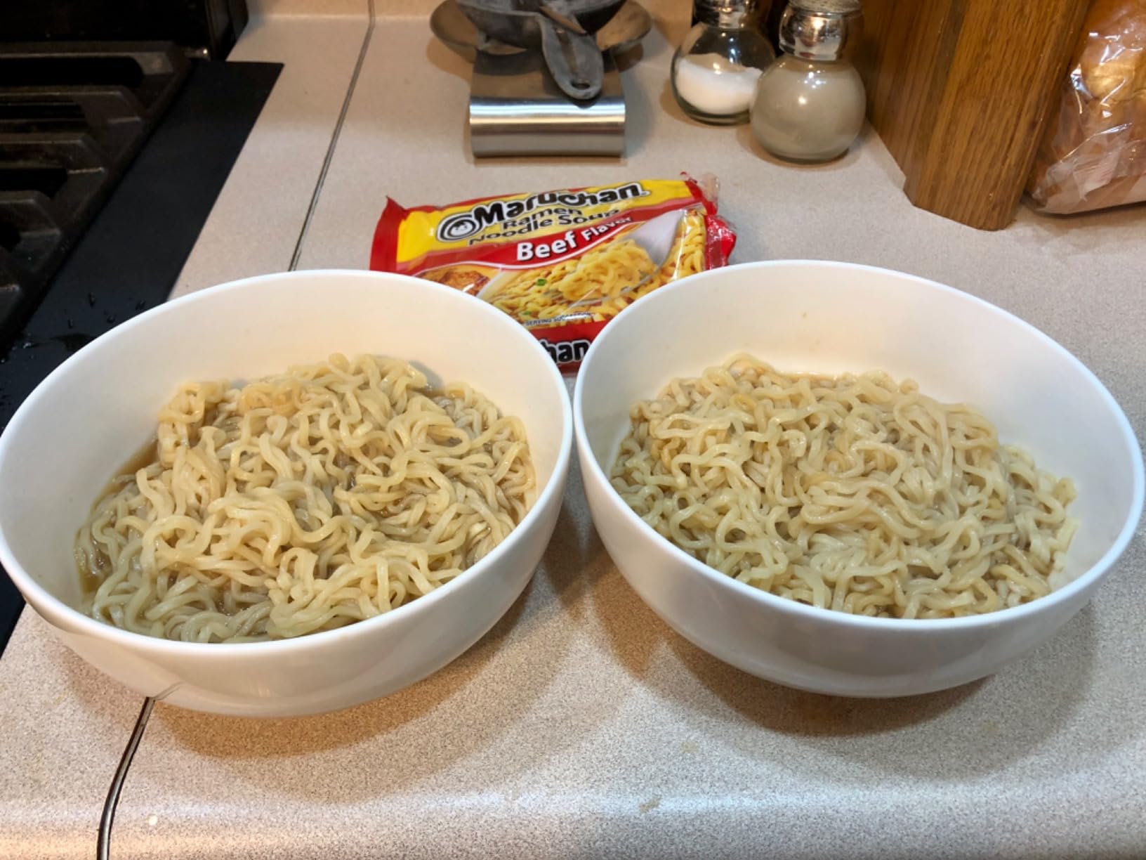DOWAN 22 OZ White Ceramic Bowls Set of 4 - Perfect for Soup Bowls for Kitchen, Cereal Bowl, Ramen Bowl, Microwave Safe for Oatmeal, Fruit,Salad and Rice Bowl - Dishwasher & Microwave Safe - Customer Photo 5