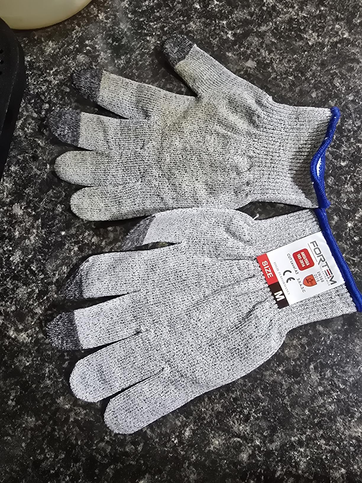 FORTEM Cut Resistant Gloves, 4x, Level 5 Protection Cutting Gloves For Oyster Shucking, Kitchen Work, Food Grade Customer Review FORTEM Cut Resistant Gloves, 4x, Level 5 Protection Cutting Gloves For Oyster Shucking, Kitchen Work, Food Grade - Customer Photo 1