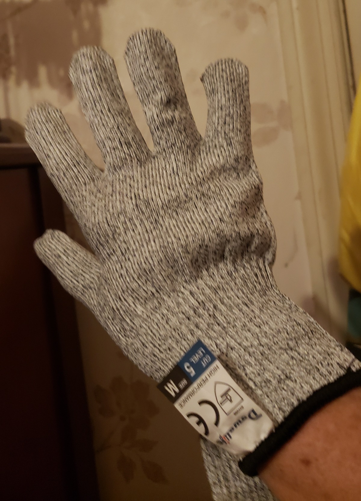 Dowellife Cut Resistant Gloves Food Grade Level 5 Protection, Safety Kitchen Cut Gloves for Chef Oyster Shucking Mandolin Knife Butcher Meat Cutting Customer Review Dowellife Cut Resistant Gloves Food Grade Level 5 Protection, Safety Kitchen Cut Gloves for Chef Oyster Shucking Mandolin Knife Butcher Meat Cutting - Customer Photo 5