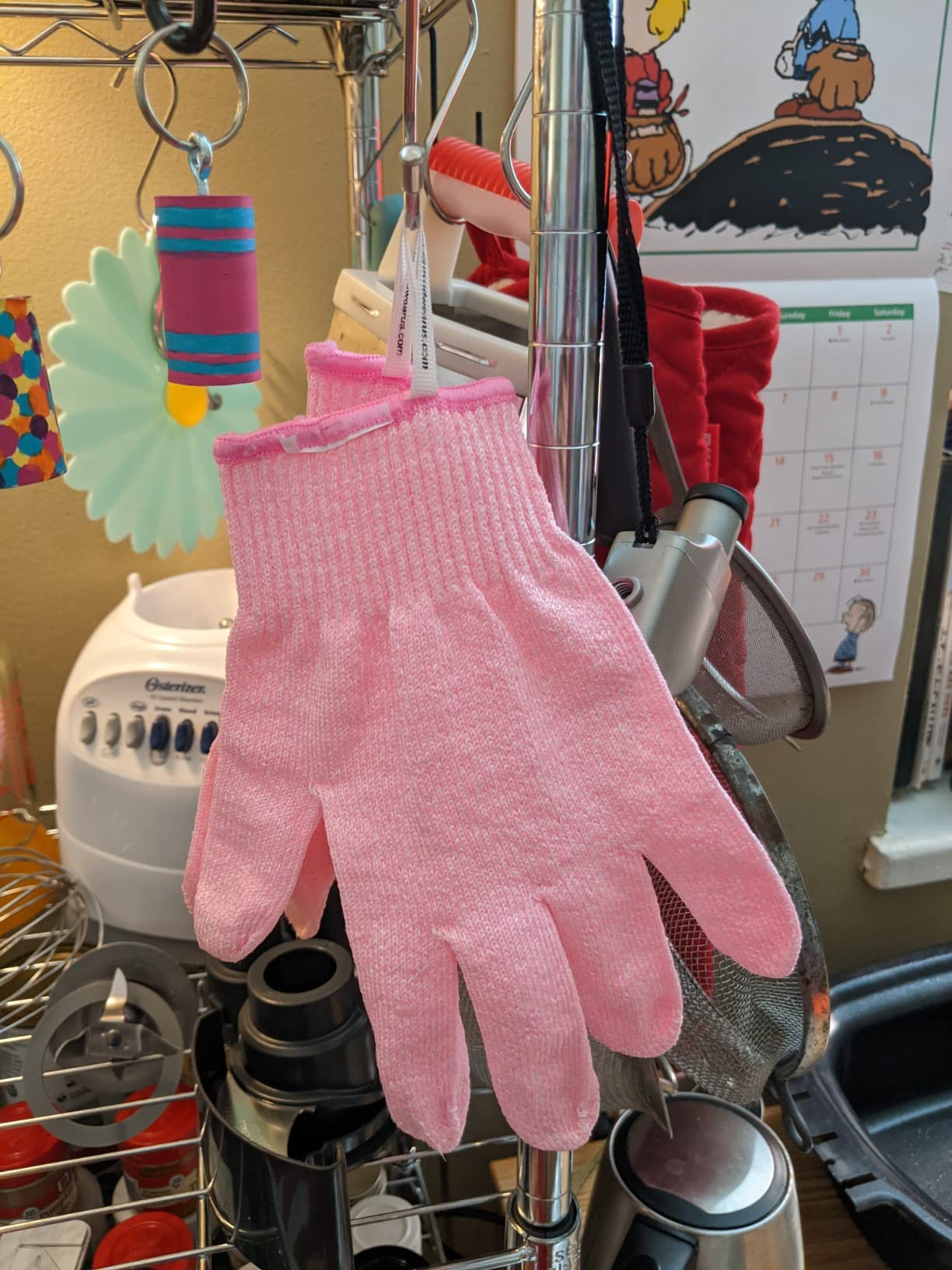 Evridwear Cut Resistant Gloves Food Grade Level 5 Kitchen Safety Protection (Medium, Pink) Customer Review Evridwear Cut Resistant Gloves Food Grade Level 5 Kitchen Safety Protection (Medium, Pink) - Customer Photo 4