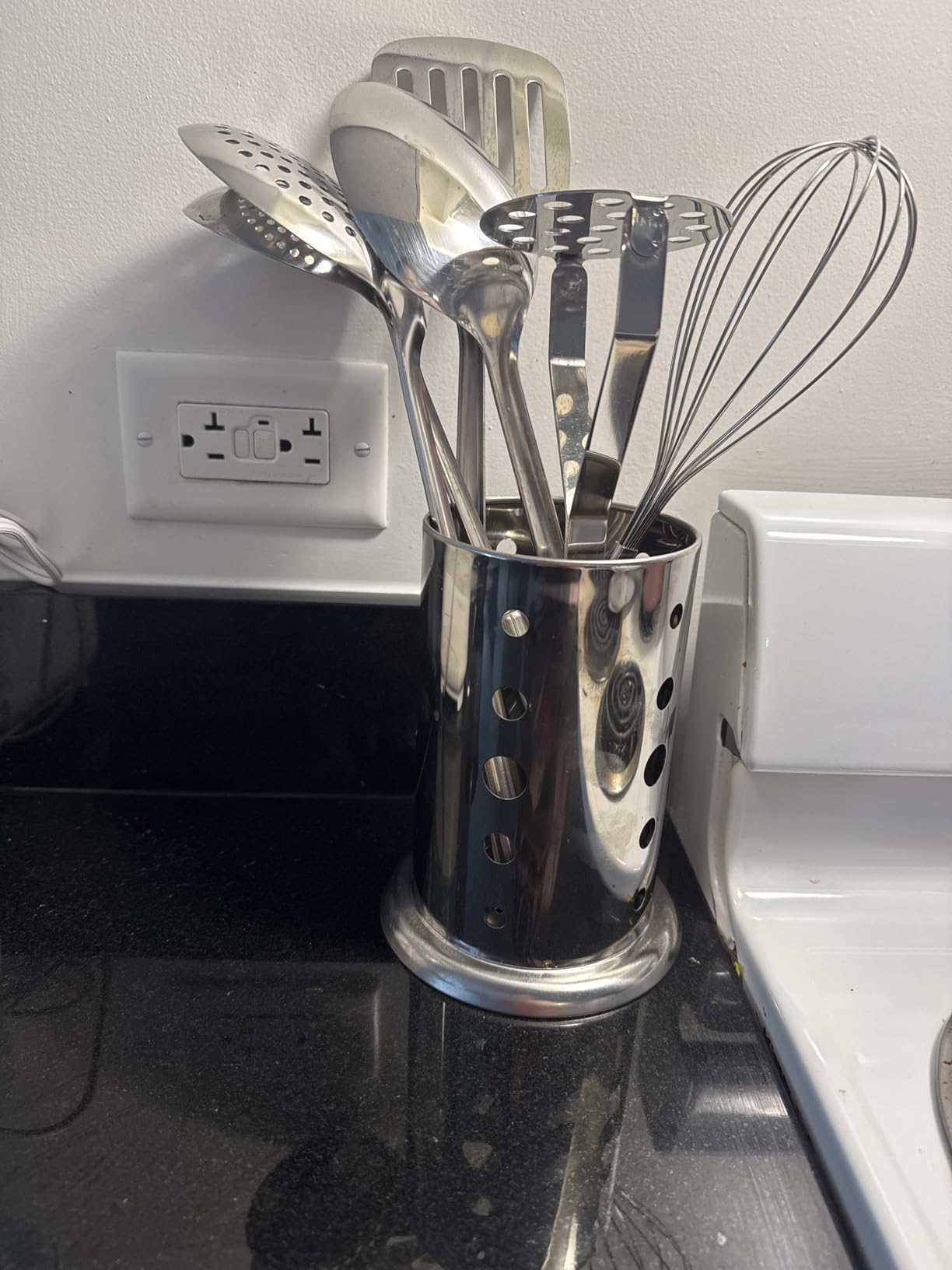 Berglander Cooking Utensil Set 8 Piece, Stainless Steel Kitchen Tool Set with Stand,Cooking Utensils, Slotted Tuner, Ladle, Skimmer, Serving Spoon, Pasta Server,Potato Maseher, Egg Whisk - Customer Photo 1