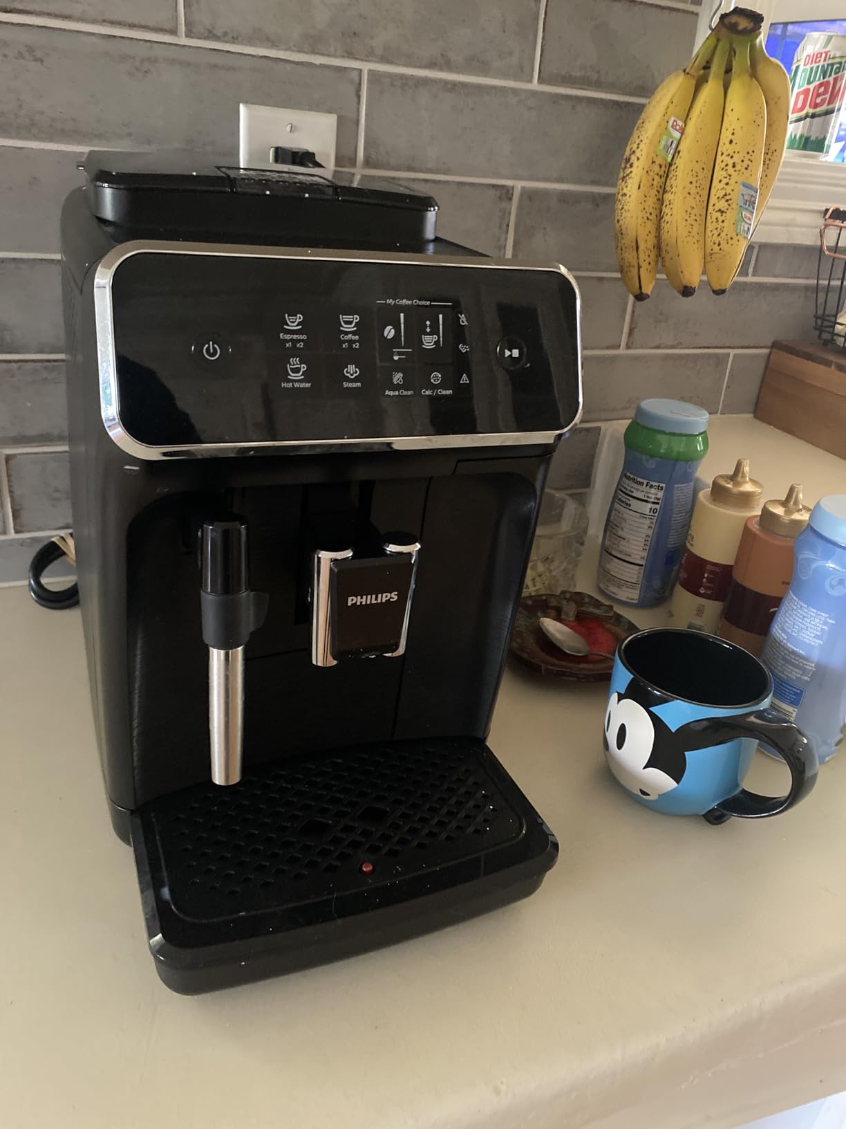 Philips 2200 Series Fully Automatic Espresso Machine, Classic Milk Frother, 2 Coffee Varieties, Intuitive Touch Display, 100% Ceramic Grinder, AquaClean Filter, Aroma Seal, Black (EP2220/14) - Customer Photo 1