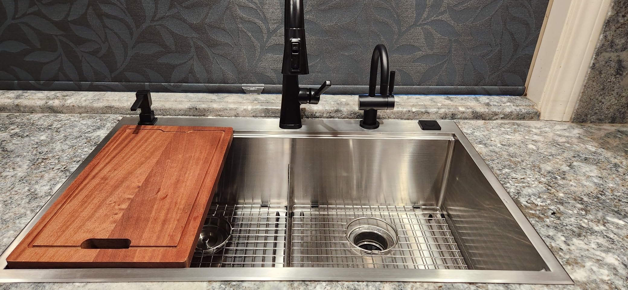 Delta Lenta Brushed Nickel Touch Kitchen Faucet with Pull Down Sprayer, Modern Single Hole Touch On Kitchen Sink Faucet, Single Handle, SpotShield Stainless 19802TZ-SP-DST Customer Review Delta Lenta Brushed Nickel Touch Kitchen Faucet with Pull Down Sprayer, Modern Single Hole Touch On Kitchen Sink Faucet, Single Handle, SpotShield Stainless 19802TZ-SP-DST - Customer Photo 1