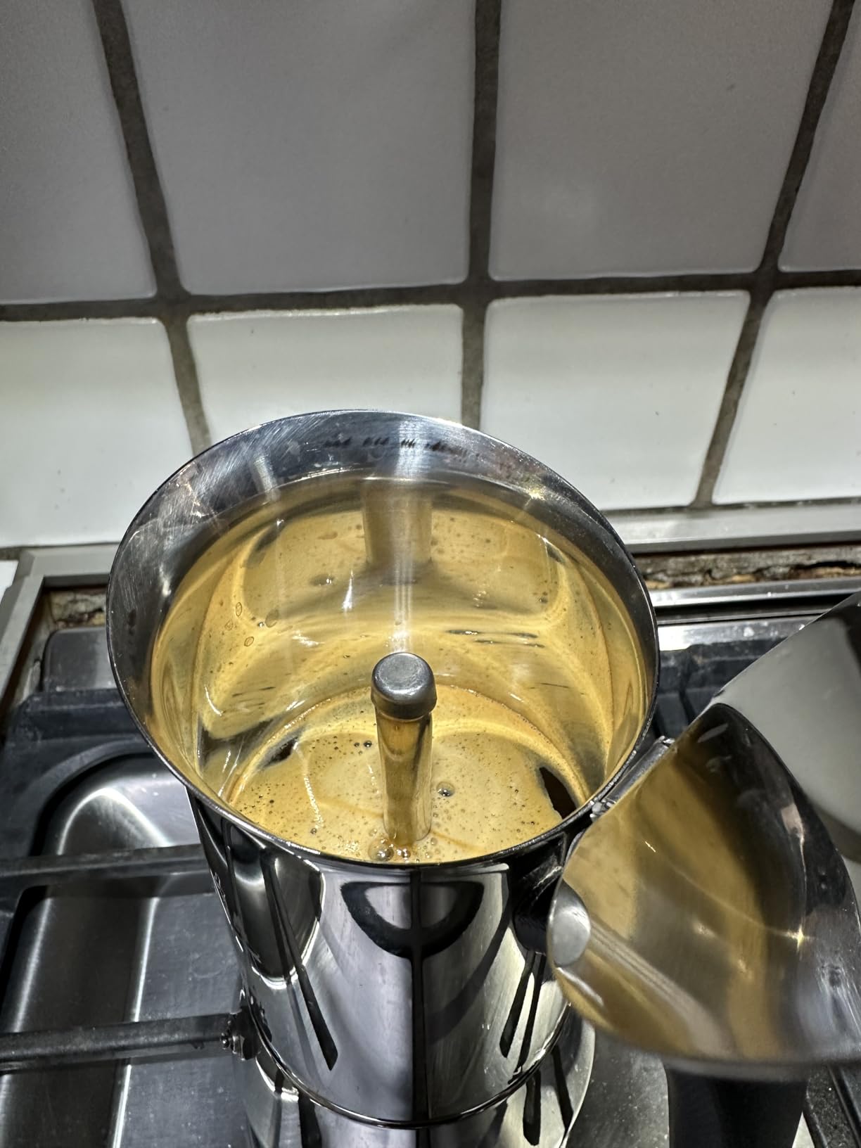 Bialetti - New Venus Induction, Stovetop Coffee Maker, Suitable for all Types of Hobs, Stainless Steel, 4 Cups (5.7 Oz), Silver - Customer Photo 4