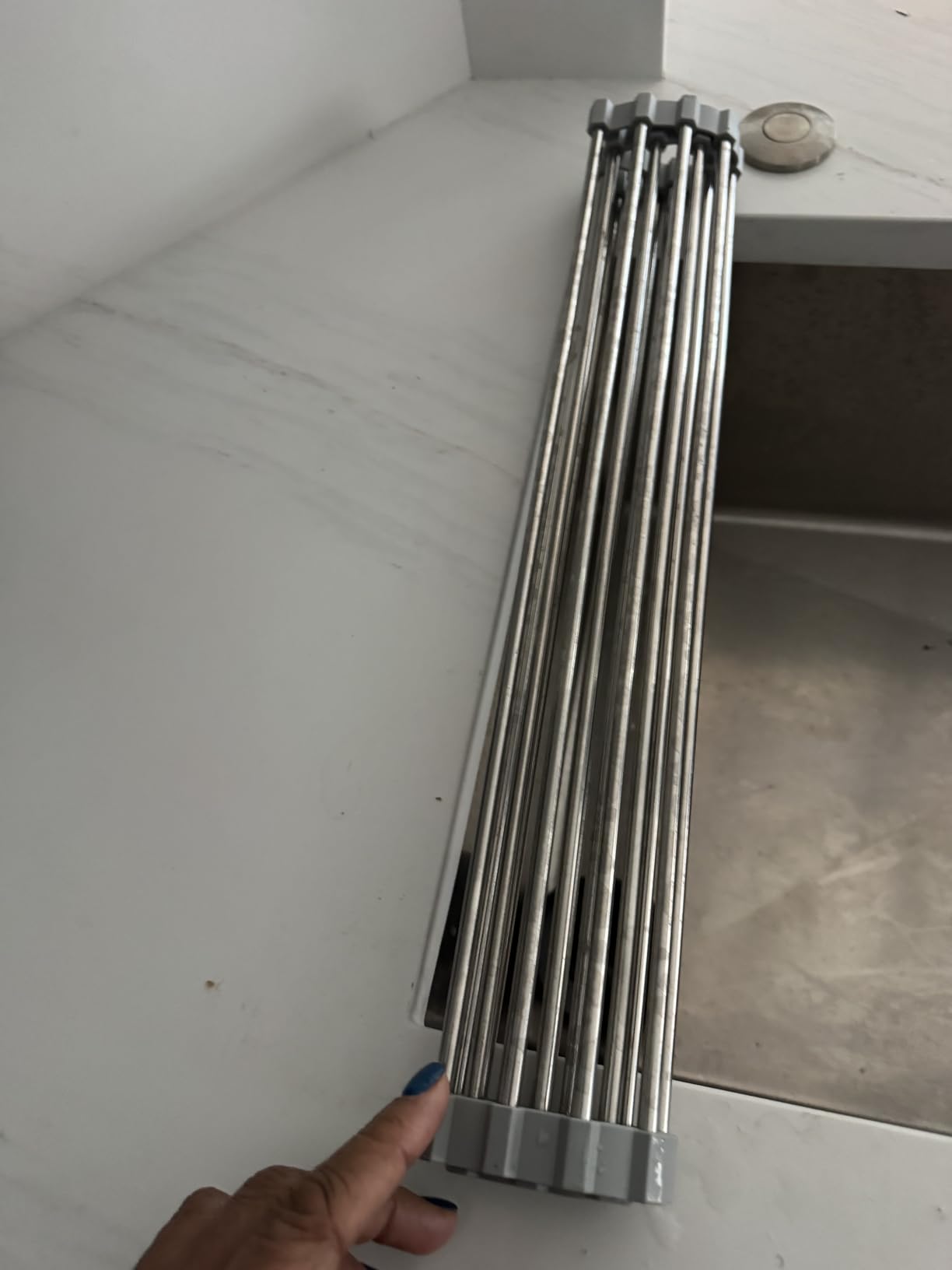 Seropy Roll Up Dish Drying Rack, Over The Sink Dish Drying Rack Kitchen Rolling Dish Drainer, Foldable Sink Rack Mat Stainless Steel Wire Dish Drying Rack for Kitchen Sink Counter Storage 17.5x11.8 Customer Review Seropy Roll Up Dish Drying Rack, Over The Sink Dish Drying Rack Kitchen Rolling Dish Drainer, Foldable Sink Rack Mat Stainless Steel Wire Dish Drying Rack for Kitchen Sink Counter Storage 17.5x11.8 - Customer Photo 2