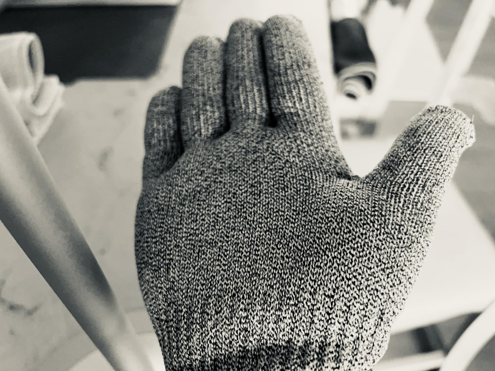 Schwer SlicePro Ultra-Durable ANSI A9 Cut Resistant Gloves PR1501, 10X Reinforced Food Grade Cutting Glove, Mandoline Gloves for Kitchen Meat Cutting, Oyster Shucking, Fish Fillet Processing, M Customer Review Schwer SlicePro Ultra-Durable ANSI A9 Cut Resistant Gloves PR1501, 10X Reinforced Food Grade Cutting Glove, Mandoline Gloves for Kitchen Meat Cutting, Oyster Shucking, Fish Fillet Processing, M - Customer Photo 1