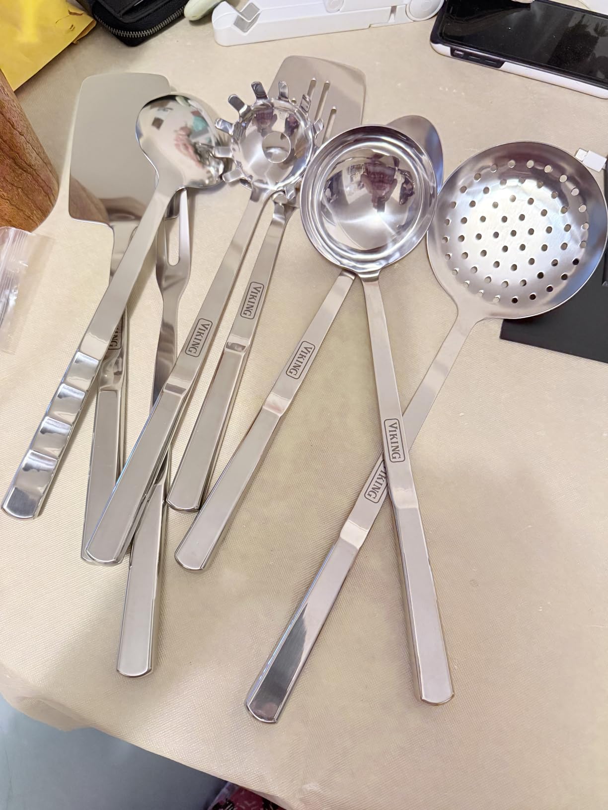 Viking Kitchen Utensils Set, 8 Piece Stainless Steel Cooking Utensil Set, Includes Spatulas, Spoons, Pasta Fork, Deep Ladle, Meat Fork, and Skimmer, Silver - Customer Photo 4