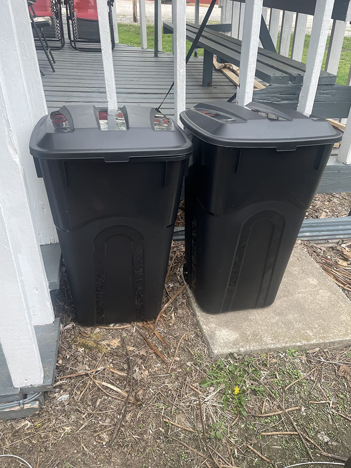 United Solutions 32 Gallon Wheeled Outdoor Garbage Can with Attached Snap Lock Lid and Heavy-Duty Handles, Black, 2 Pack - Customer Photo 2