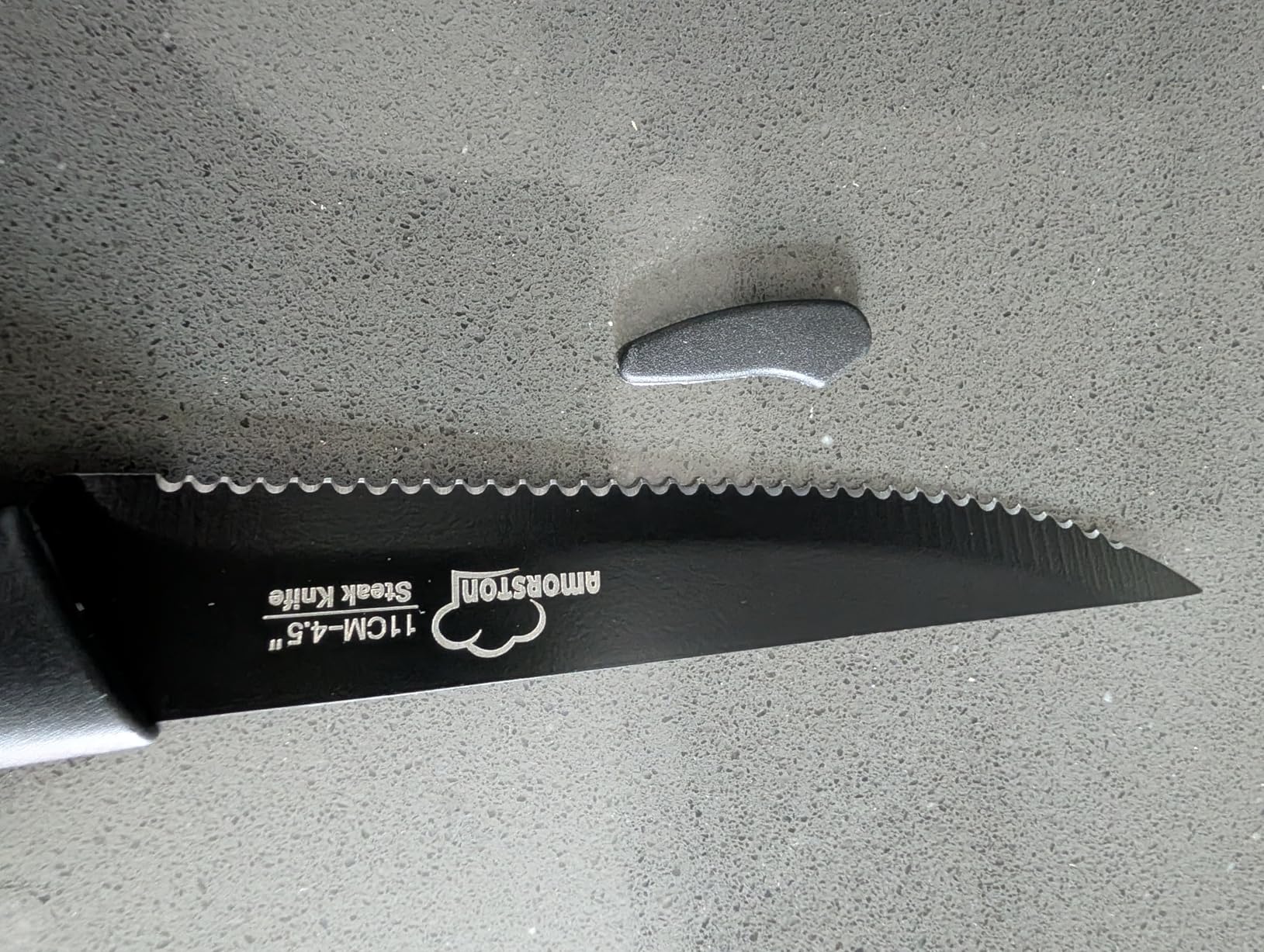 Amorston Steak Knives, Steak Knives Set of 8, Stainless Steel Steak Knife Set, Serrated Knives Dishwasher Safe, Elegant Black - Customer Photo 3
