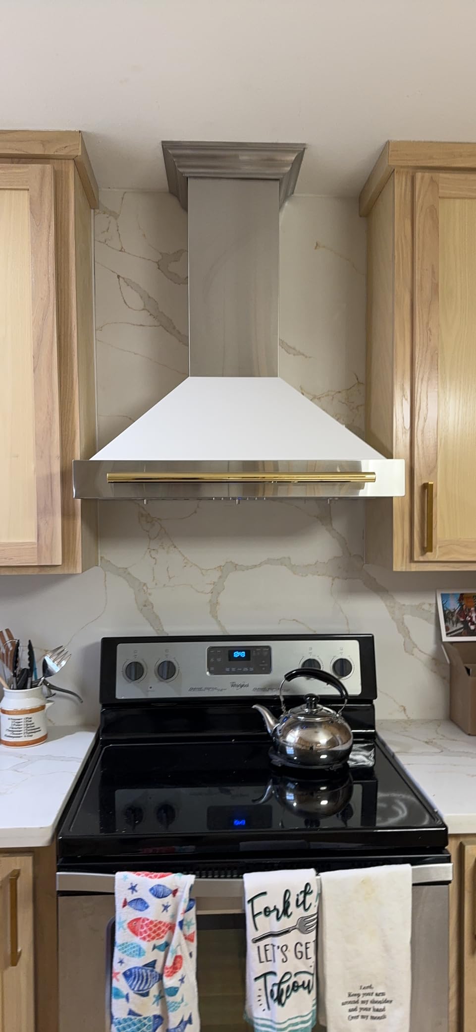ZLINE 30 in. Autograph Edition Convertible Stainless Steel Range Hood with White Matte Shell and Polished Gold Accents (KB4STZ-WM30-G) Customer Review ZLINE 30 in. Autograph Edition Convertible Stainless Steel Range Hood with White Matte Shell and Polished Gold Accents (KB4STZ-WM30-G) - Customer Photo 1