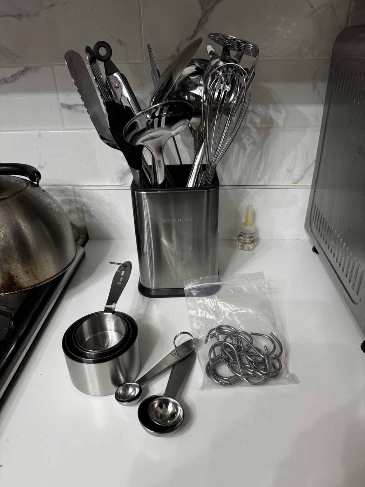 Home Hero 32-Piece Stainless Steel Kitchen Utensil Set - Heat-Resistant Nonstick Silicone Tools - Durable Stainless Steel Cooking Tools - Measuring Cups & Spoons with Holder - Customer Photo 1