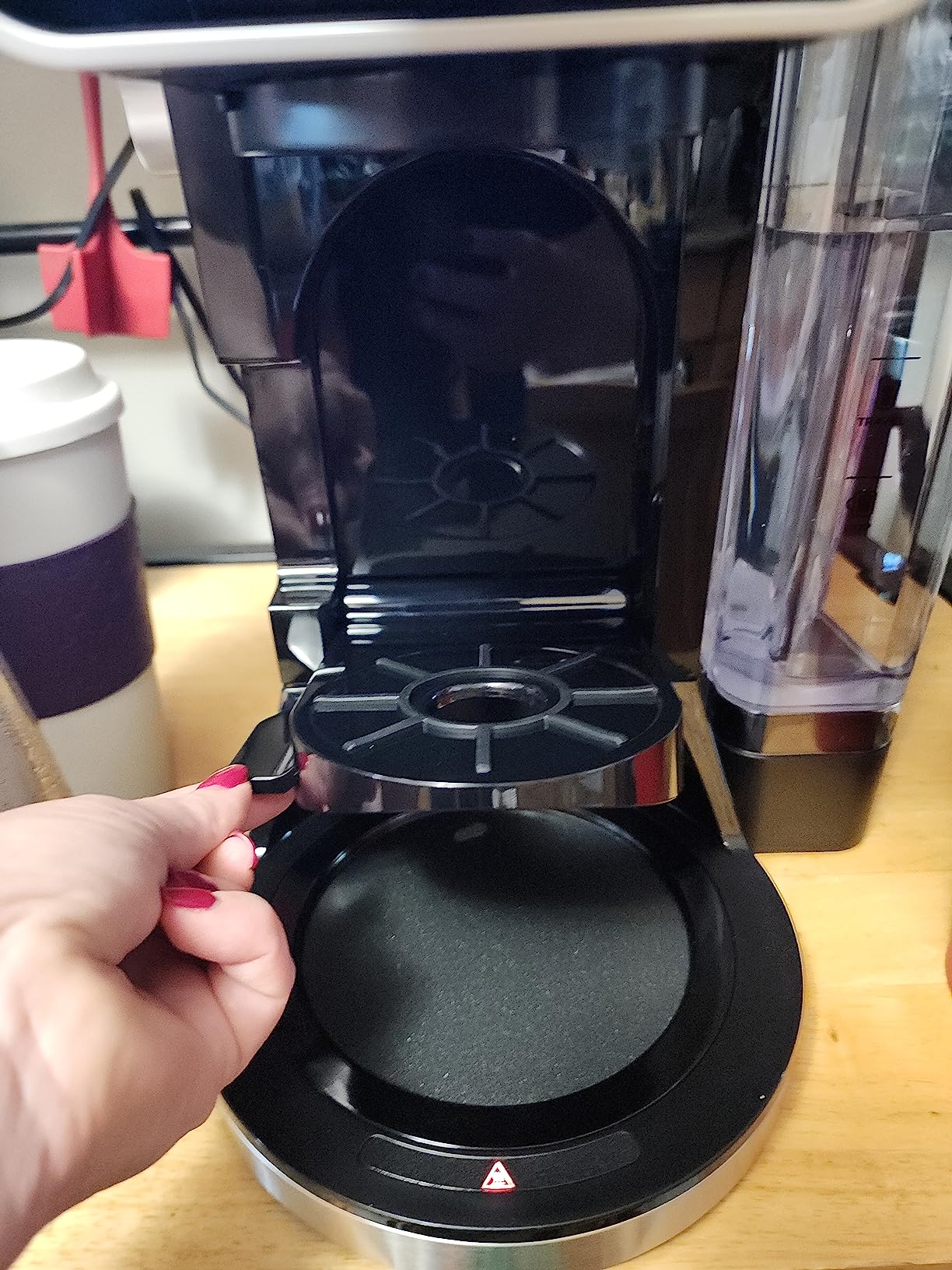 Ninja Hot and Iced Coffee Maker, Single Serve Coffee Maker and Drip Coffee Machine, DualBrew Pro Specialty 12-Cup with K-Cup Combo, Includes Permanent Filter, CFP307 - Customer Photo 2