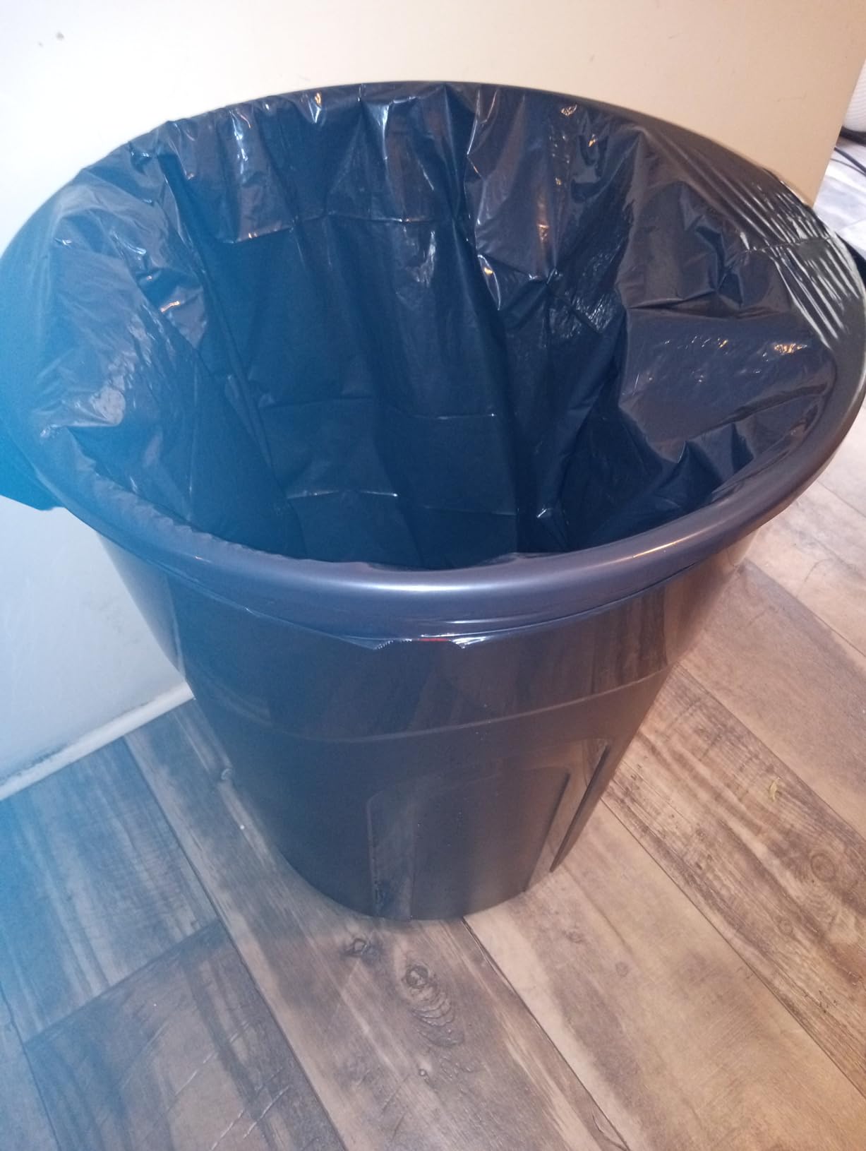 ECOSolution 32 Gallon Wheeled Outdoor Garbage Can with Attached Snap Lock Lid and Heavy-Duty Handles, ECO Green, 2 Pack - Customer Photo 1