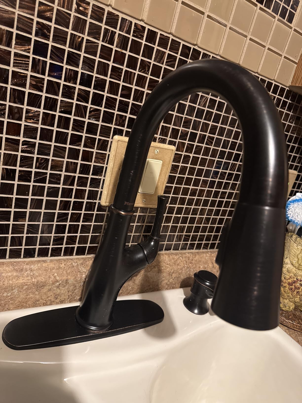 Pfister Alderwood Kitchen Faucet with Pull Down Sprayer and Soap Dispenser, Single Handle, NSF Certified, Brushed Gold Finish, F5297AWBG - Customer Photo 4