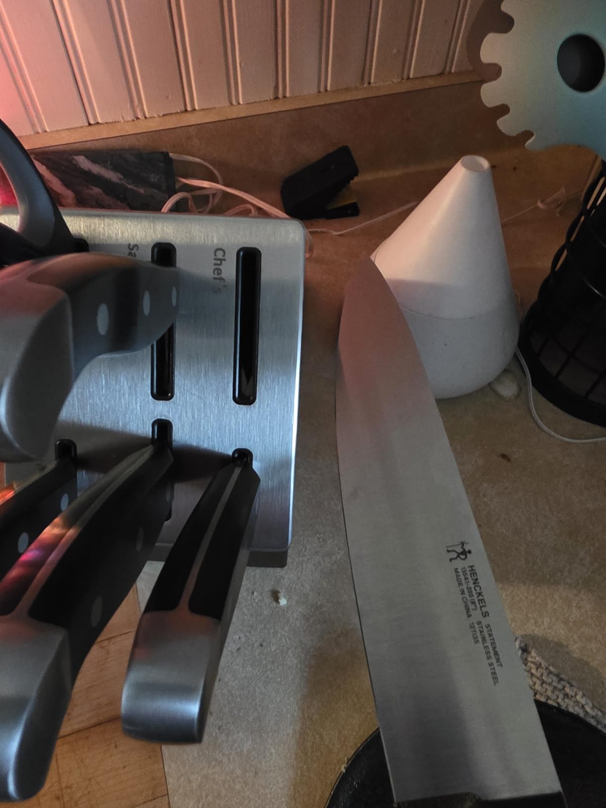Henckels International Statement 14-pc Self-Sharpening Knife Block Set, 6 Steak Knives, Paring, Santoku, Bread, Chef's Knife, & More, Natural Block Color - Customer Photo 2