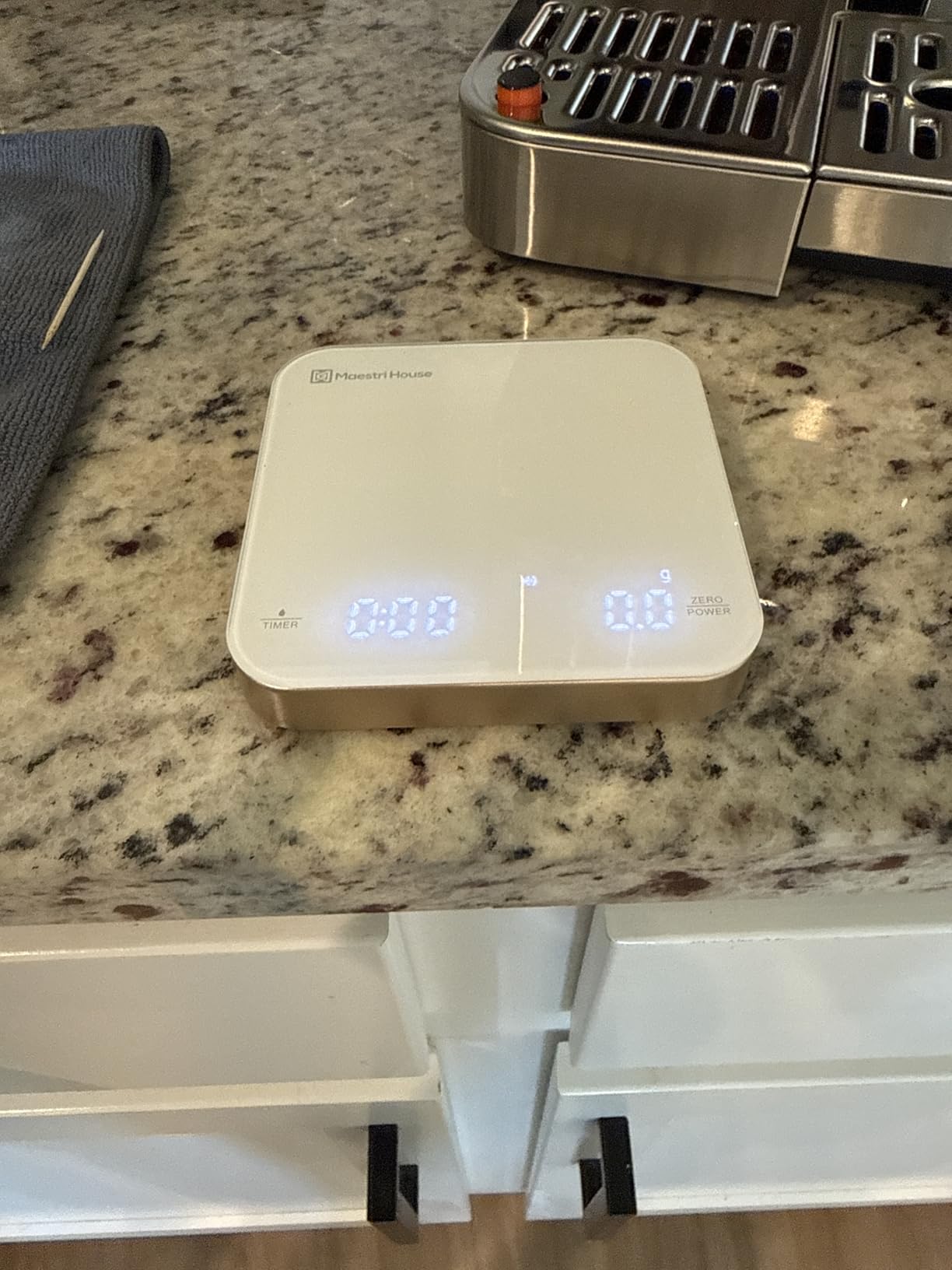 Maestri House Mini Coffee Scale with Timer, USB-C Rechargeable Espresso Scale, 2kg/0.1g Accurate Scale for Espresso and Pour-Over Coffee, Portable Digital Kitchen Scale with Auto Timer (Black&Silver) Customer Review Maestri House Mini Coffee Scale with Timer, USB-C Rechargeable Espresso Scale, 2kg/0.1g Accurate Scale for Espresso and Pour-Over Coffee, Portable Digital Kitchen Scale with Auto Timer (Black&Silver) - Customer Photo 2