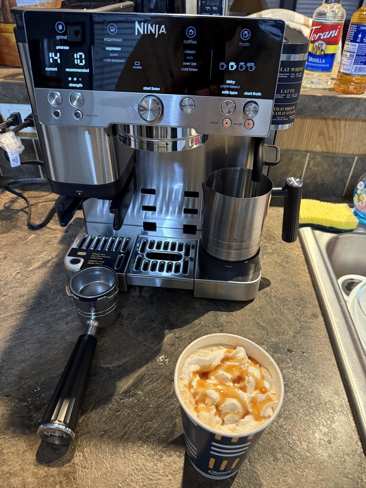 Ninja Luxe Café 3-in-1 Espresso, Drip Coffee and Cold Brew Machine | Integrated Coffee Grinder, Milk Frother, Assisted Tamper & Built-In Espresso Accessory Storage | Stainless Steel | ES601 - Customer Photo 3