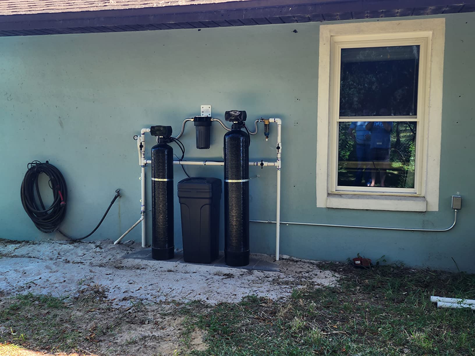 Aquasure Harmony Series 72,000 Grains Whole House Water Softener Bundle with Automatic Digital Control Head and Triple Purpose Sediment/Carbon/Zinc Filter System | Reduces Hardness (for 6+ bathrooms) - Customer Photo 1