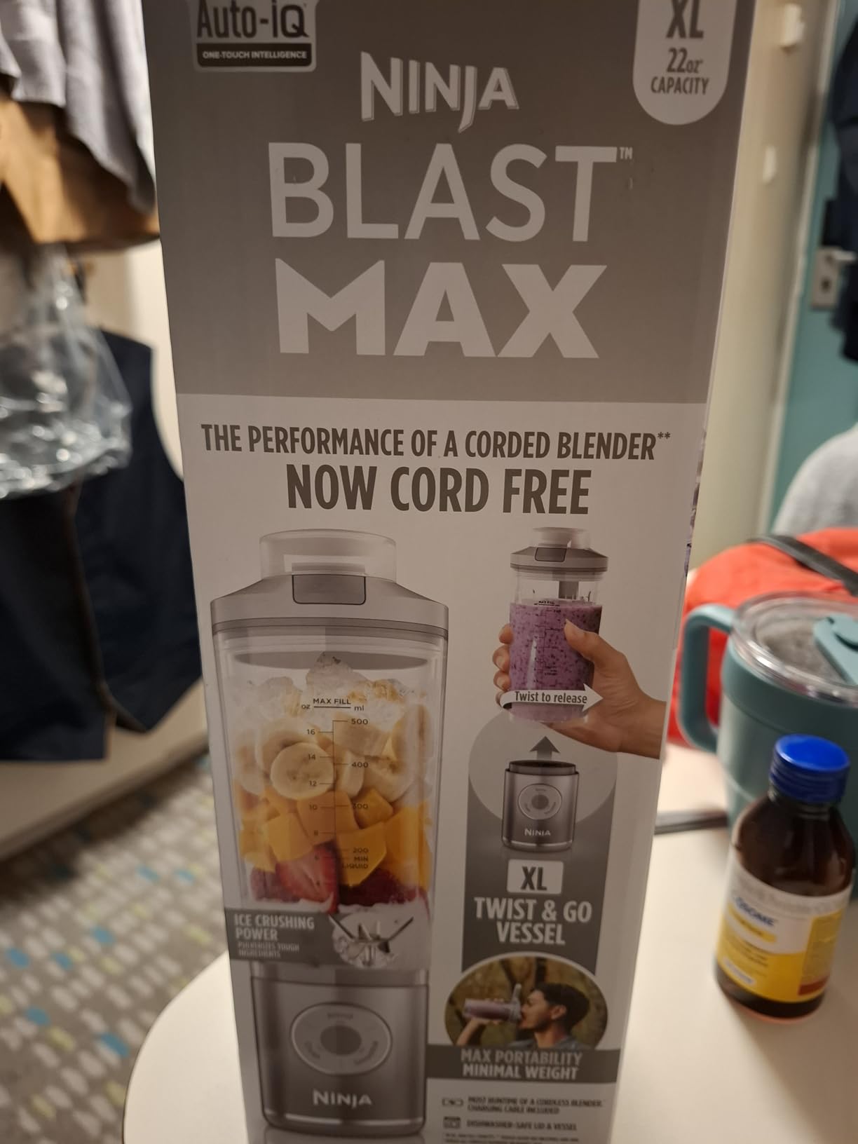 Ninja Blast Max, Portable Blender + Twist & Go, Personal Smoothie, Blend, Ice Crush, 3 Programs, Cordless, 22 oz removable Vessel, Dishwasher Safe, Leakproof, Navy, BC251NV - Customer Photo 2