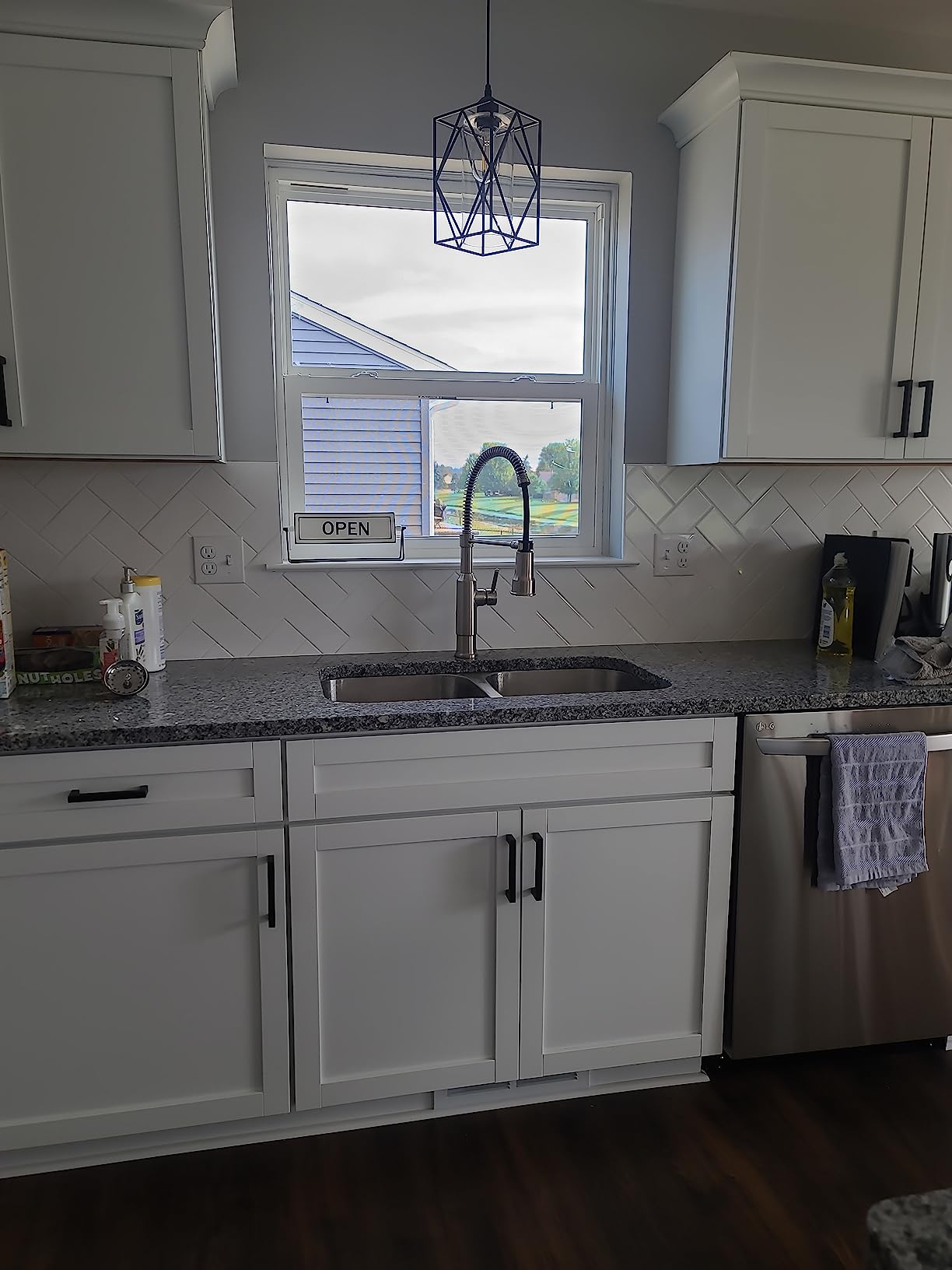Delta Theodora Pro Style Commercial Kitchen Faucet with Pull Down Sprayer, Single Hole Brushed Gold Kitchen Sink Faucet, Single Handle, Champagne Bronze 18804Z-CZ-DST - Customer Photo 5