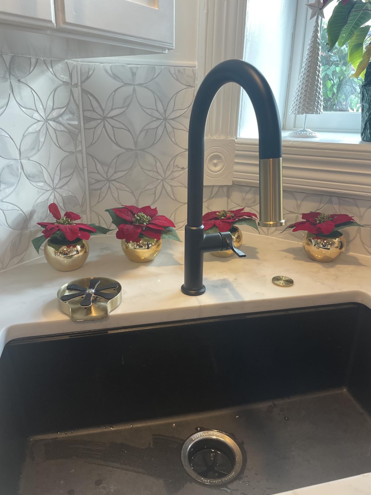 KRAUS Torak Pull Down Kitchen Faucet in Spot-Free Brushed Brass with 2 Function Sprayer, Pre-Attached Water Lines, and Mounting Hardware, KPF-2840SFBB - Customer Photo 3