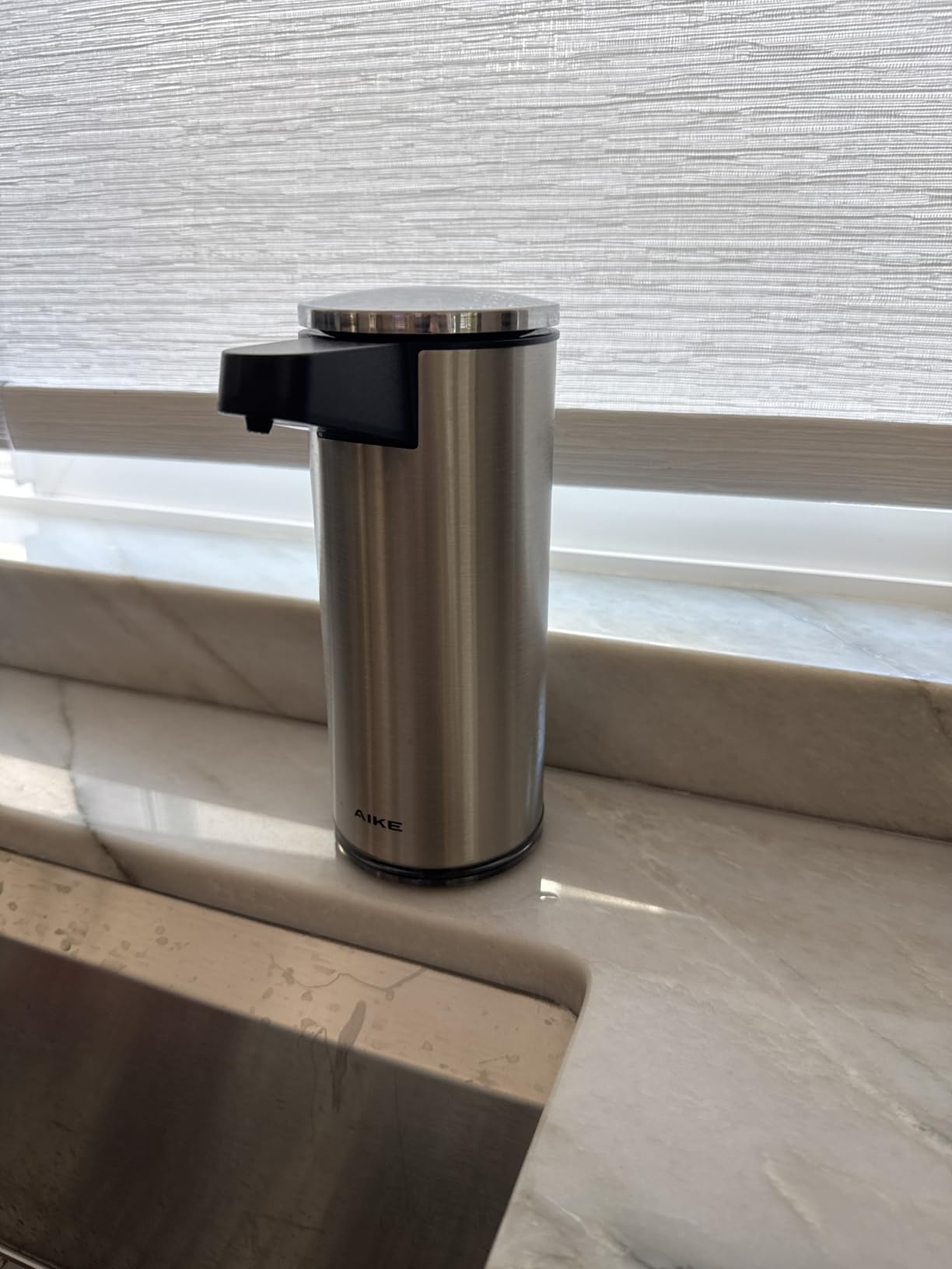 AIKE SensePro Automatic Soap Dispenser Type-C Rechargeable, Brushed Stainless Steel Finish 12.8 fl.oz. for Liquid Soap Customer Review AIKE SensePro Automatic Soap Dispenser Type-C Rechargeable, Brushed Stainless Steel Finish 12.8 fl.oz. for Liquid Soap - Customer Photo 2