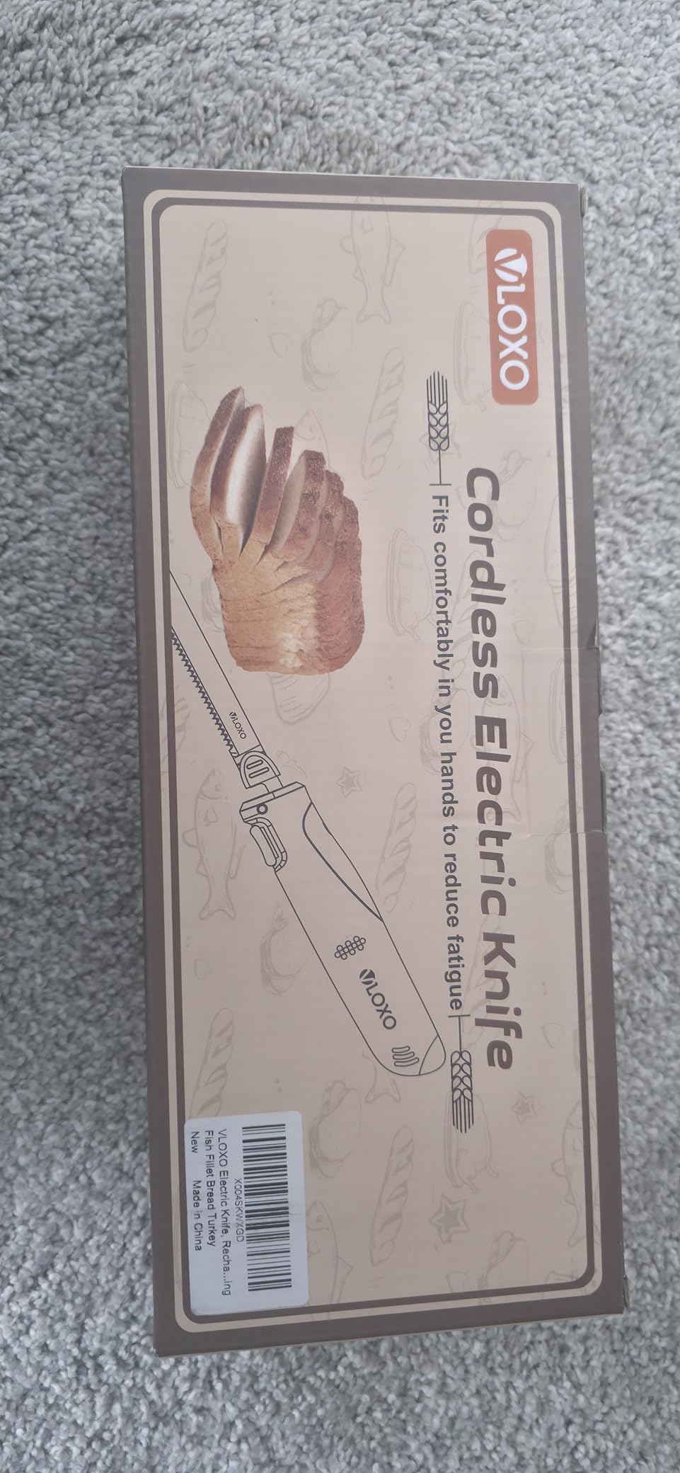 VLOXO Cordless Electric Knife, Rechargeable Electric Carving Knife with 2 Ti-Nitride S.S. Coated Non-Stick Blades Non-Slip Handle Safety Lock Electric Knives for Meat Slicing Fish Fillet Bread Turkey - Customer Photo 2