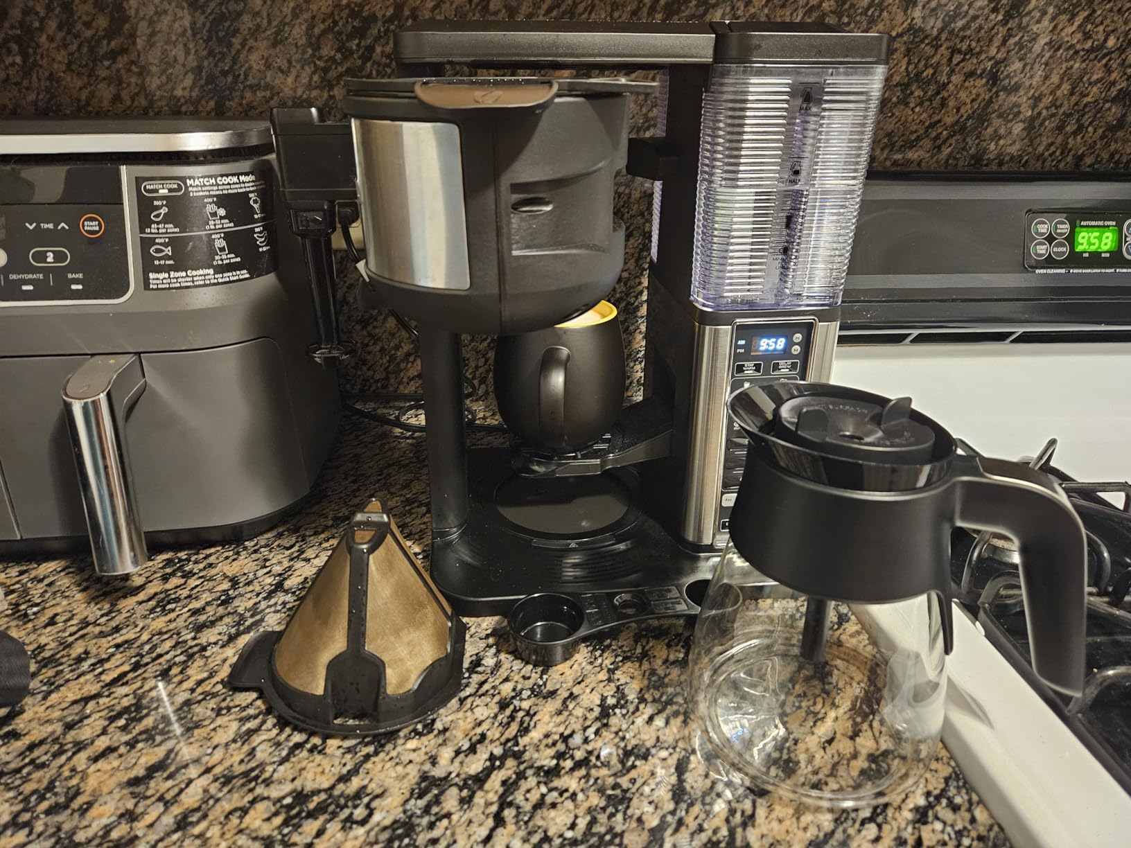 Ninja Fresh Brew Drip Coffee Maker, Programmable 14Cup Glass Carafe, Brew Classic & Rich, 70oz Removable Water Reservoir, Small Batch, Delay Brew, Adjustable Warming Plate, CE451 - Customer Photo 1