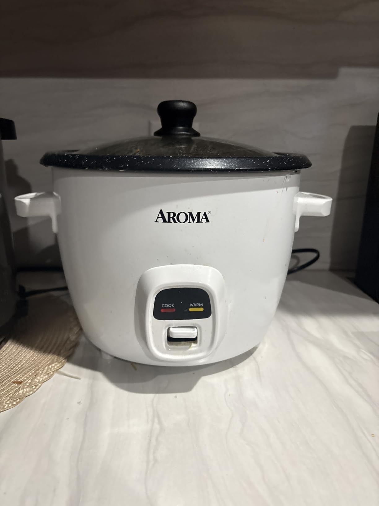 Elite Gourmet ERC003BX Electric Rice Cooker with Automatic Keep Warm Makes Soups, Stews, Grains, Hot Cereals, 6 Cups Cooked (3 Cups Uncooked), Black - Customer Photo 1