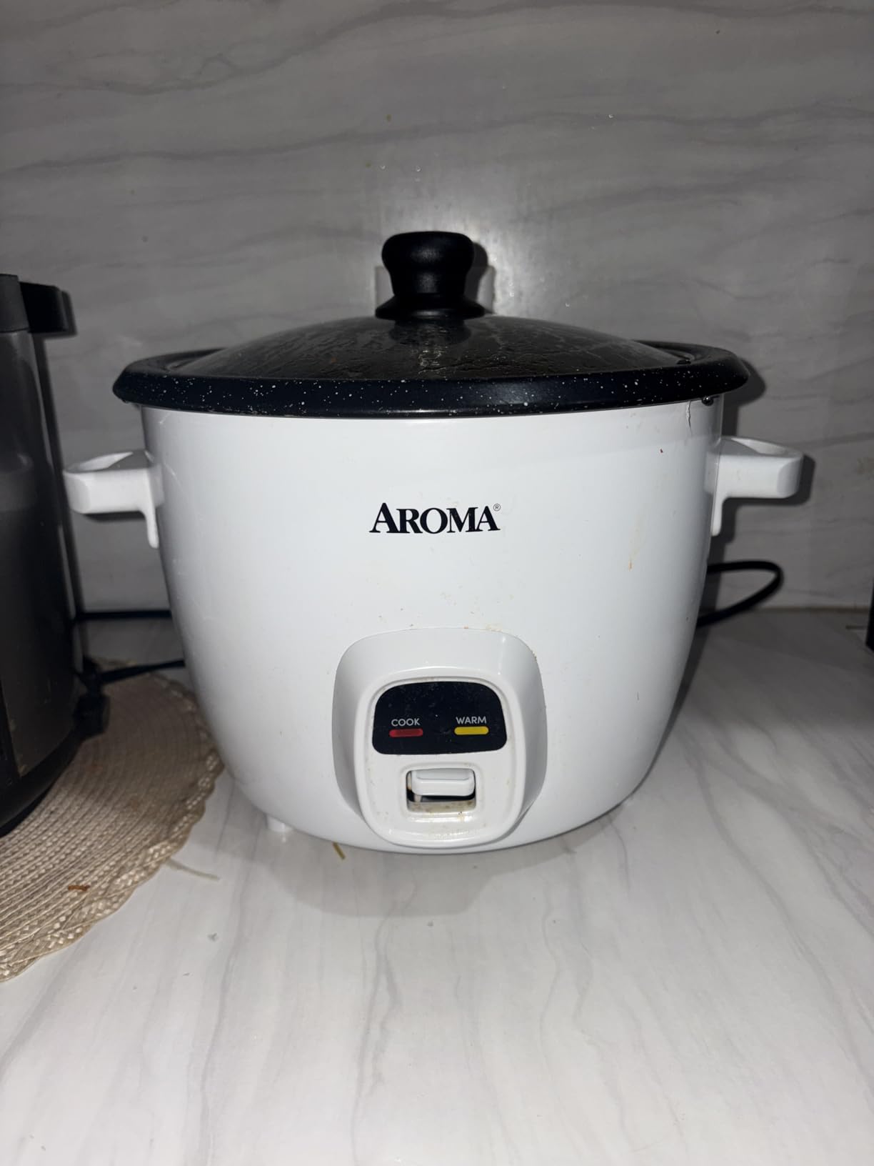Elite Gourmet ERC003BX Electric Rice Cooker with Automatic Keep Warm Makes Soups, Stews, Grains, Hot Cereals, 6 Cups Cooked (3 Cups Uncooked), Black - Customer Photo 2