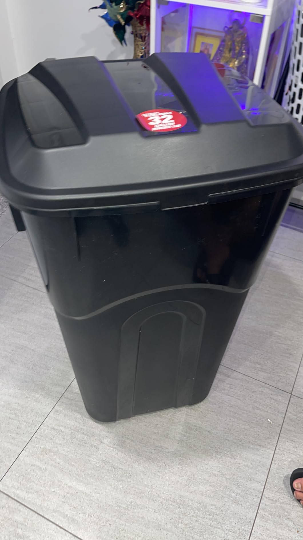 32 Gallon Trash Can, Black Large Capacity Garbage Bin with Lid and Wheels, Outdoor Trash Can for Kitchen, Garden, Garage, Patio, Office - Customer Photo 1