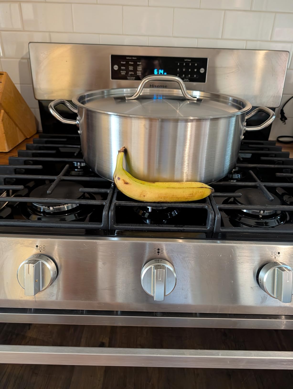 Winco Commercial-Grade Stainless Steel Brazier with Lid, 20 Quart customer photo 2