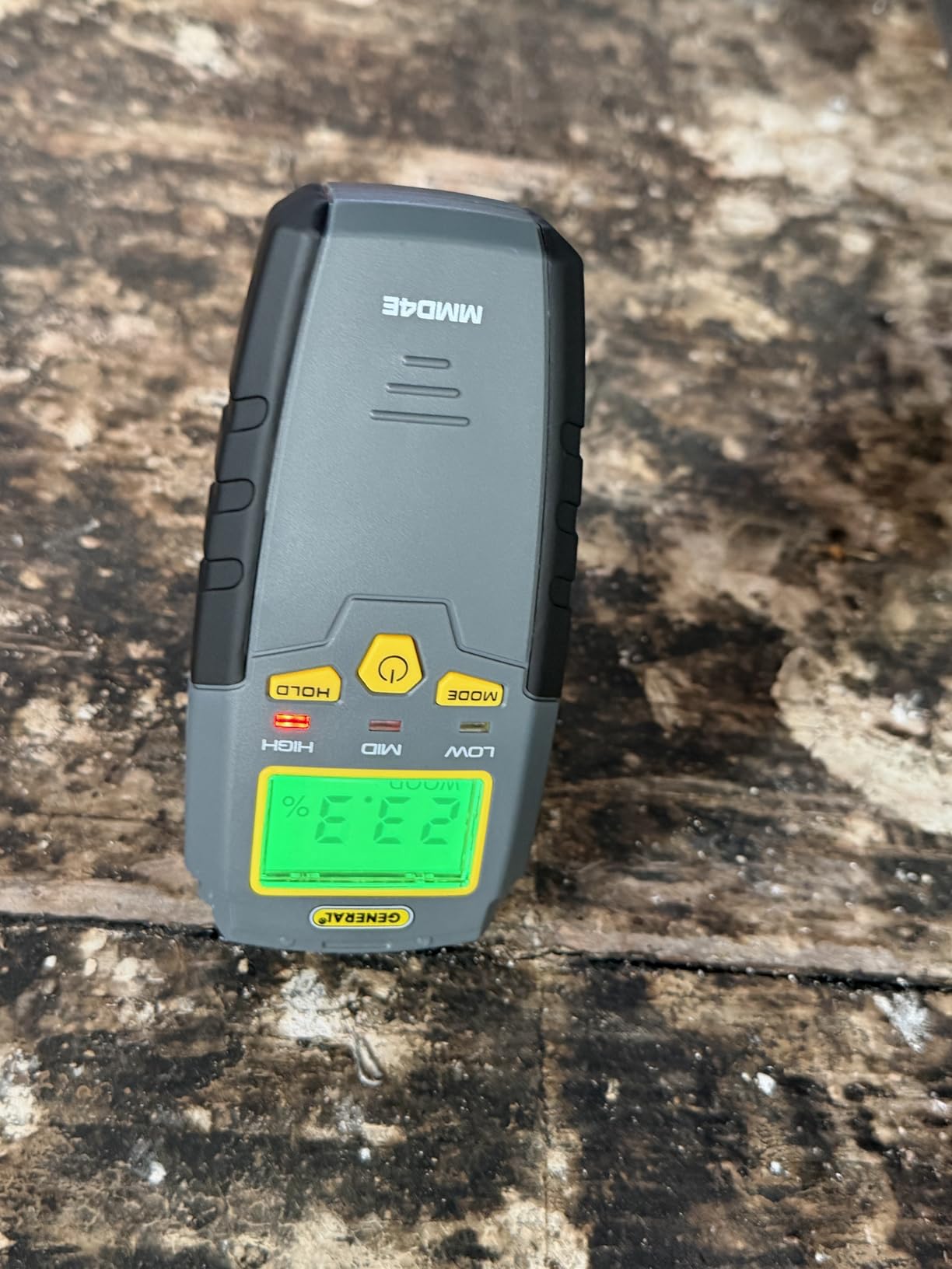 General Tools MMD4E Digital Moisture Meter, Water Leak Detector, Moisture Tester, Pin Type, Backlit LCD Display With Audible and Visual High-Medium-Low Moisture Content Alerts customer photo 1