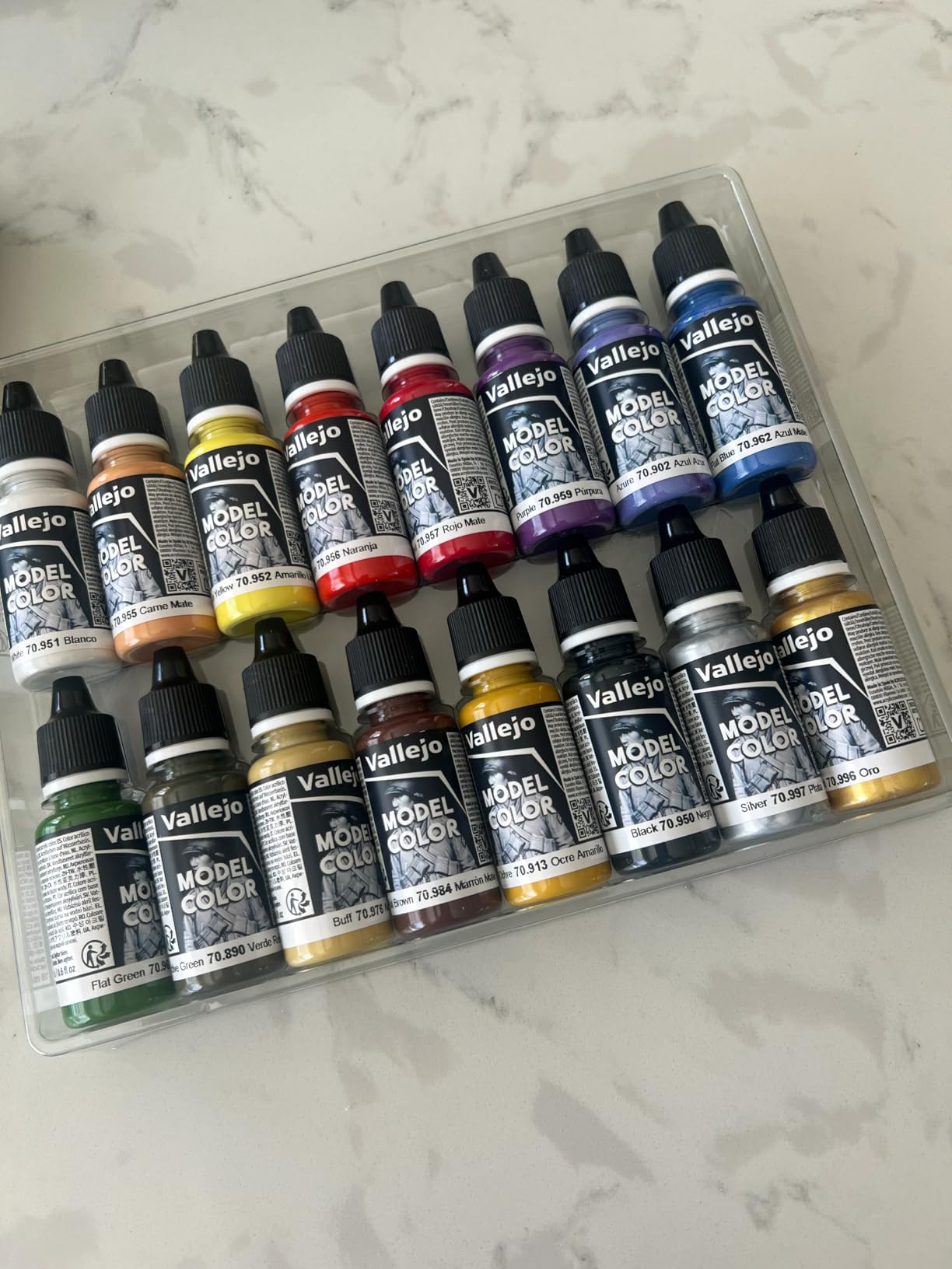 Vallejo - Basic Colors USA Acrylic Paint Set | Model Color | Figure Color Series Historical Miniature Kit to Achieve Historical Accuracy with Artist-Grade Pigments | 16 Bottles x 18 ml (0.60 fl.oz.) customer photo 1