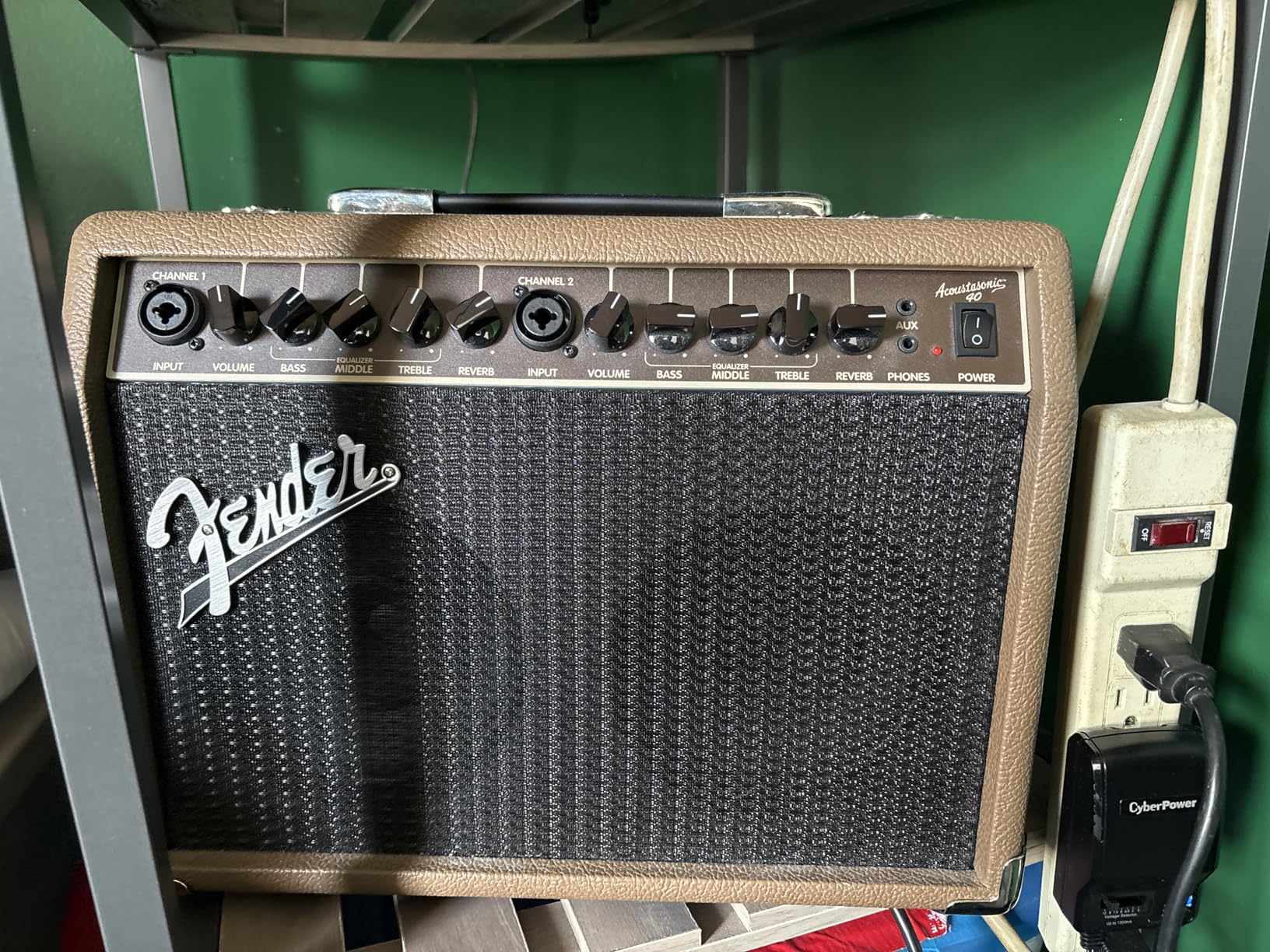 Fender Acoustasonic Guitar Amp for Acoustic Guitar, 15 Watts, with 2-Year Warranty 6 Inch Speaker, Dual Front-Panel inputs customer photo 2