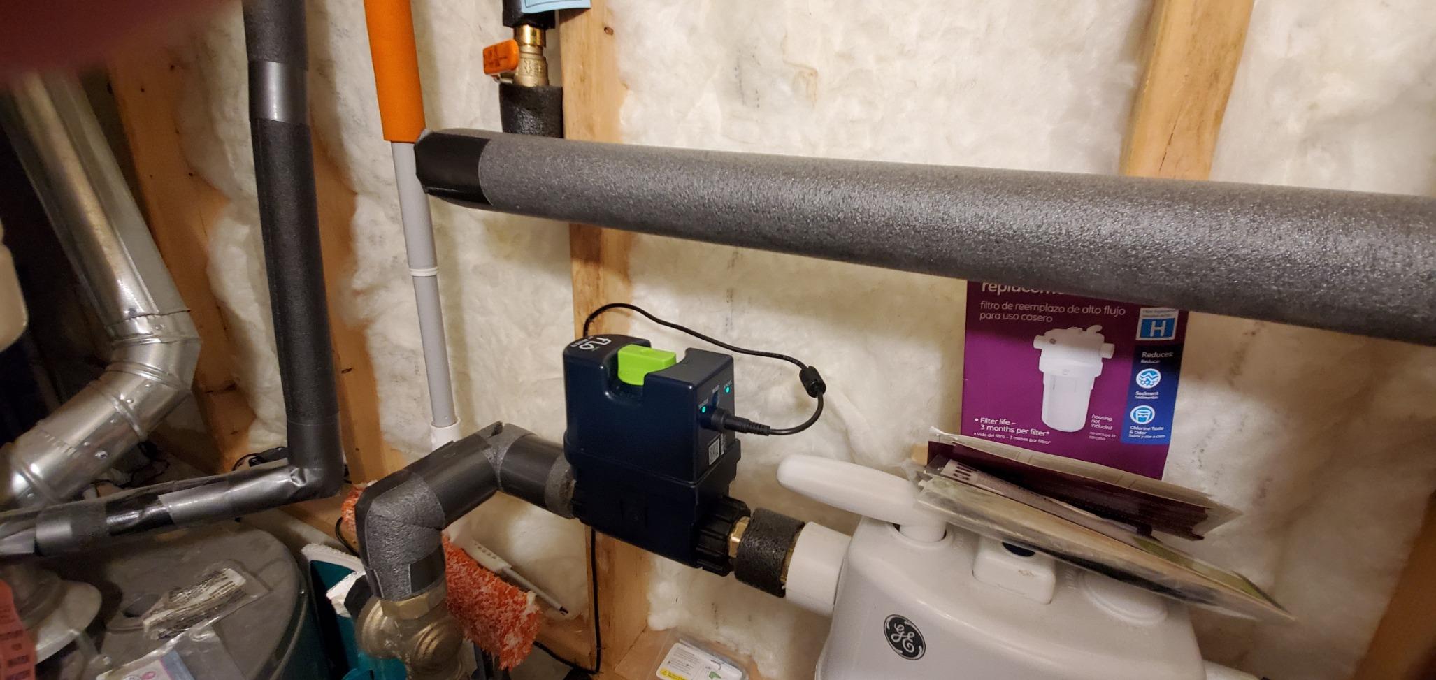 Moen Flo 3/4-inch Smart Water Shut Off Valve, Smart Home Water Monitor Leak Detector, Wifi Connected customer photo 2