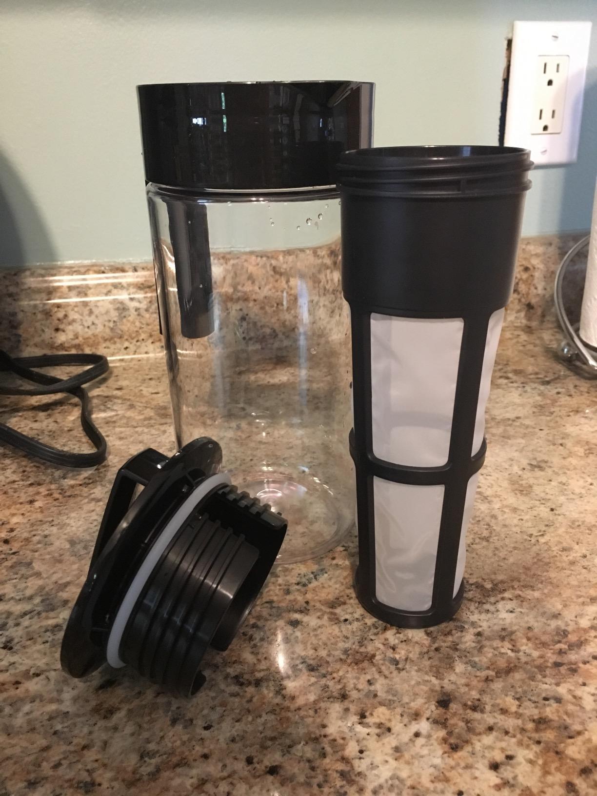 Takeya Tritan Cold Brew Coffee Maker - Airtight Pitcher with Leak-Free Lid - BPA-Free Cold Brew Maker with Silicone Handle - Dishwasher-Safe Pitcher for Homemade Cold Brew - 1 Quart, Black customer photo 1
